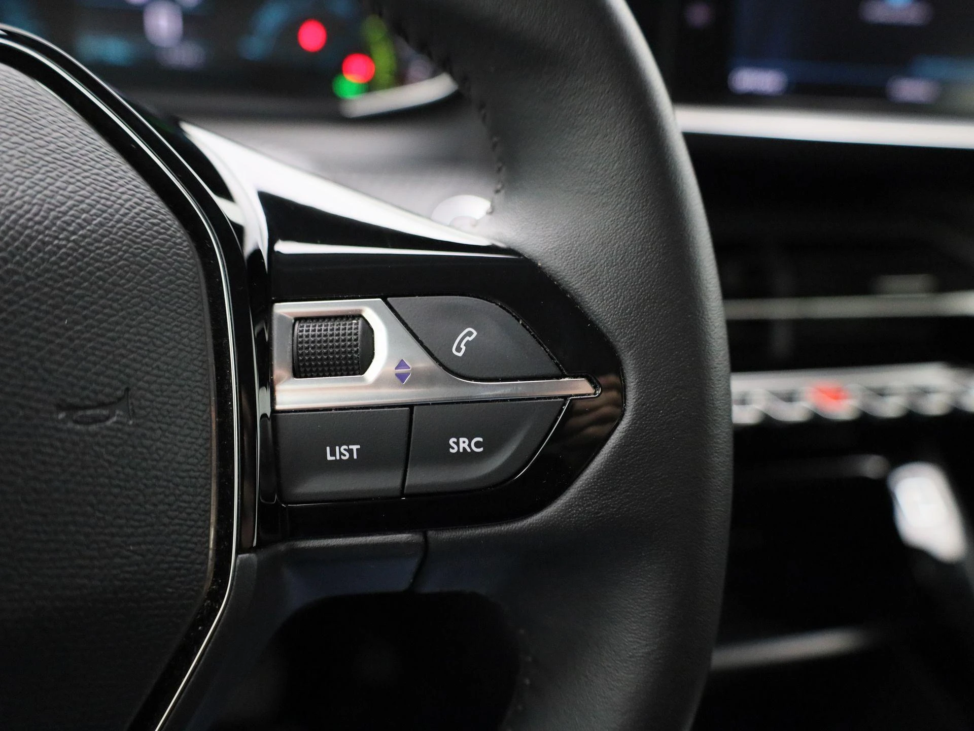 Peugeot-e-208-image-18