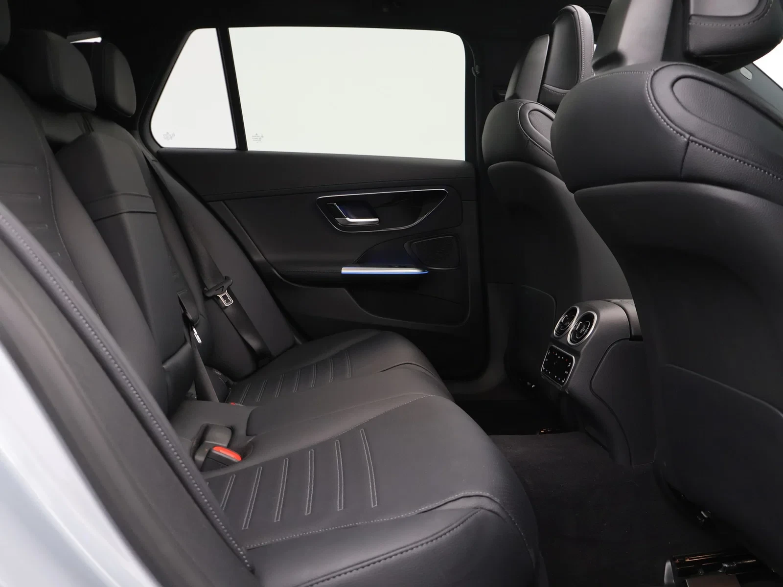 Mercedes-Benz Classe C Classe SW PHEV (S206) Break 300e PHEV AMG Line 313PK *AUTOMAAT*PANODAK*TREKHAAK*LEDER*CAMERA*PDC*NAV*APP-CONNECT*...*