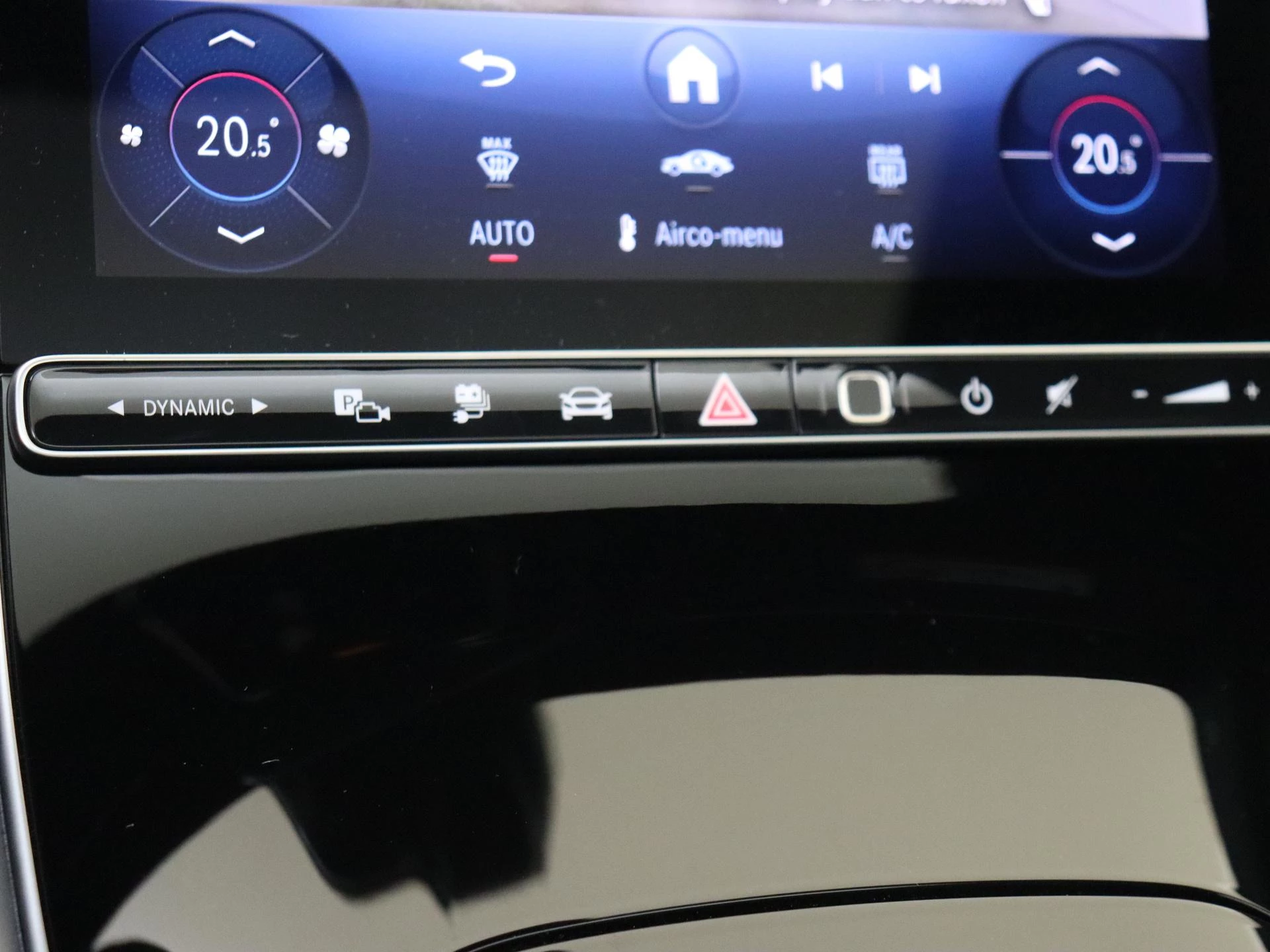 Mercedes-Benz-GLC-image-19
