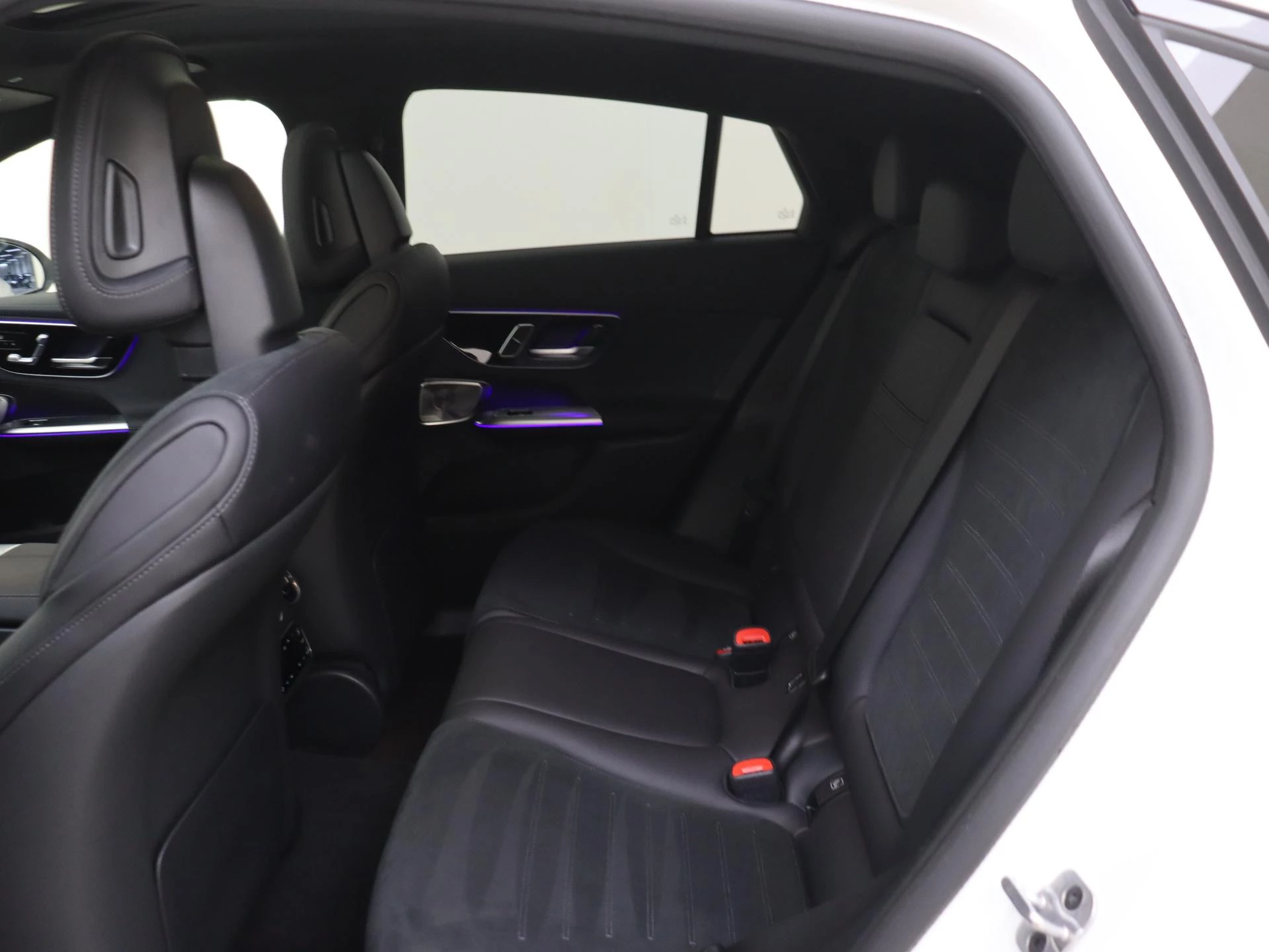 Mercedes-Benz-GLC-image-11