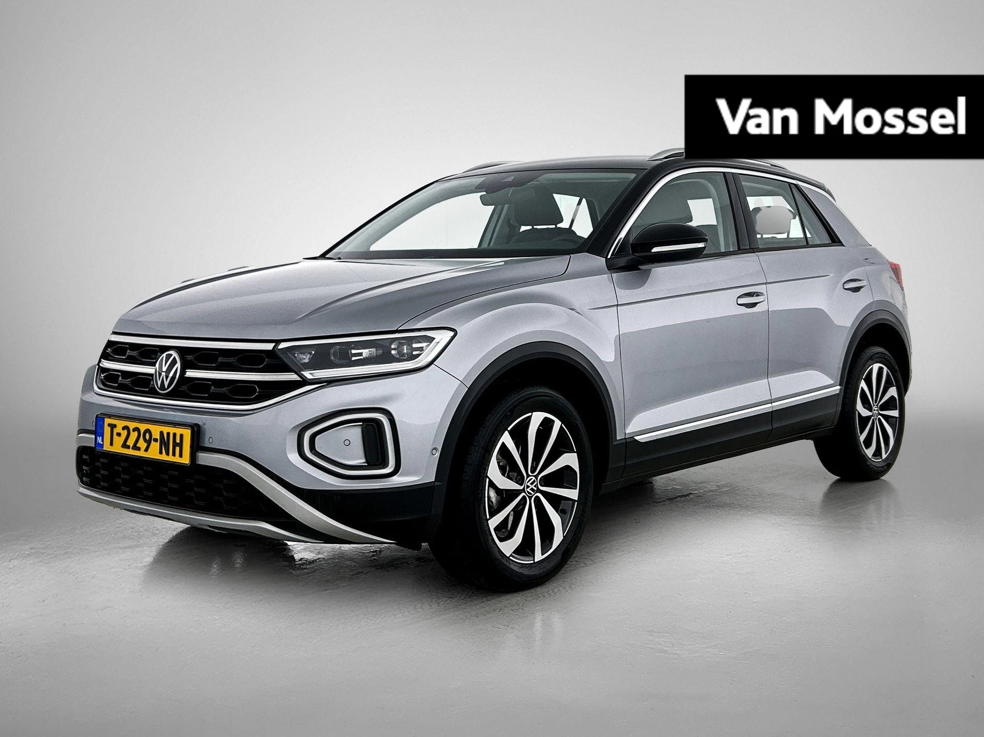 Volkswagen-T-Roc-image-0
