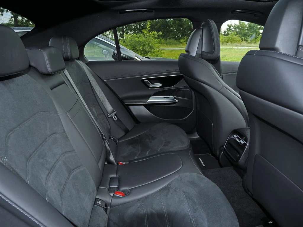 Mercedes-Benz-E-Klasse 200-image-15