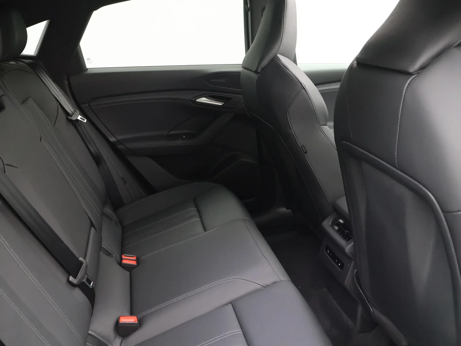 Audi-Q6 e-tron-image-8
