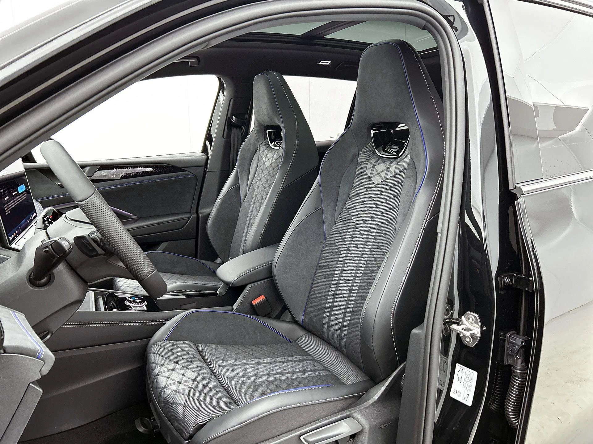 Volkswagen-Tiguan-image-40