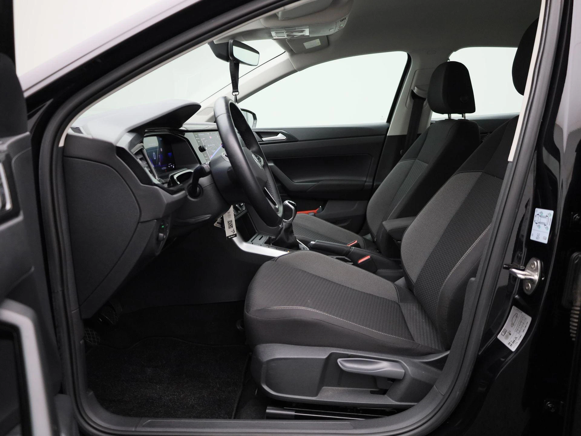 Volkswagen-Polo-image-10