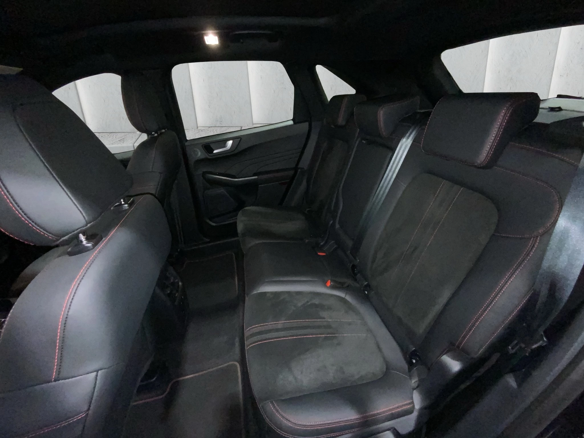 Ford Kuga ST-Line X Aut.*PANO*AHK*360GRAD*LED-MATRIX*NAVI*GRA*WINTER-PKT..