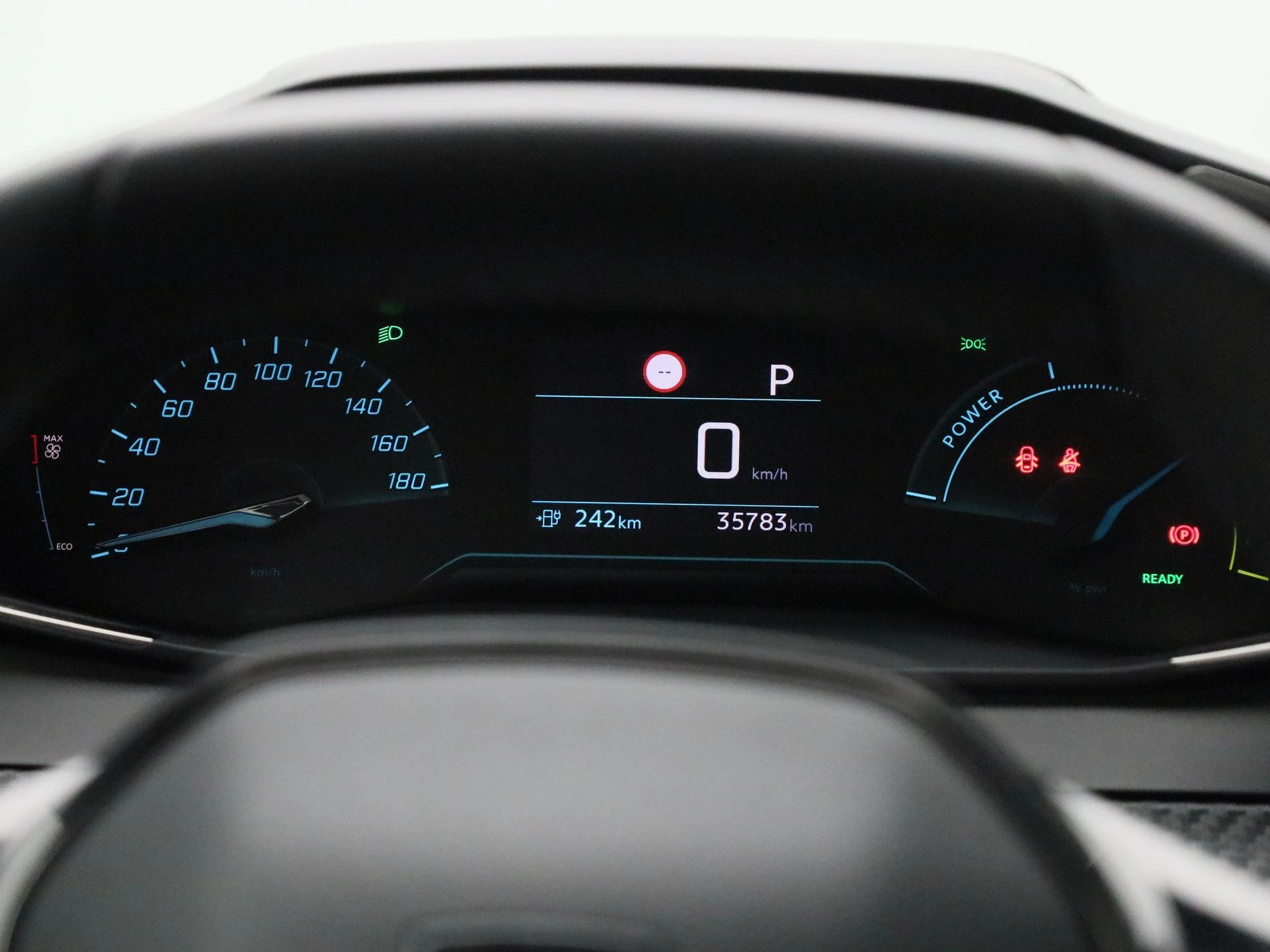 Peugeot-e-208-image-7