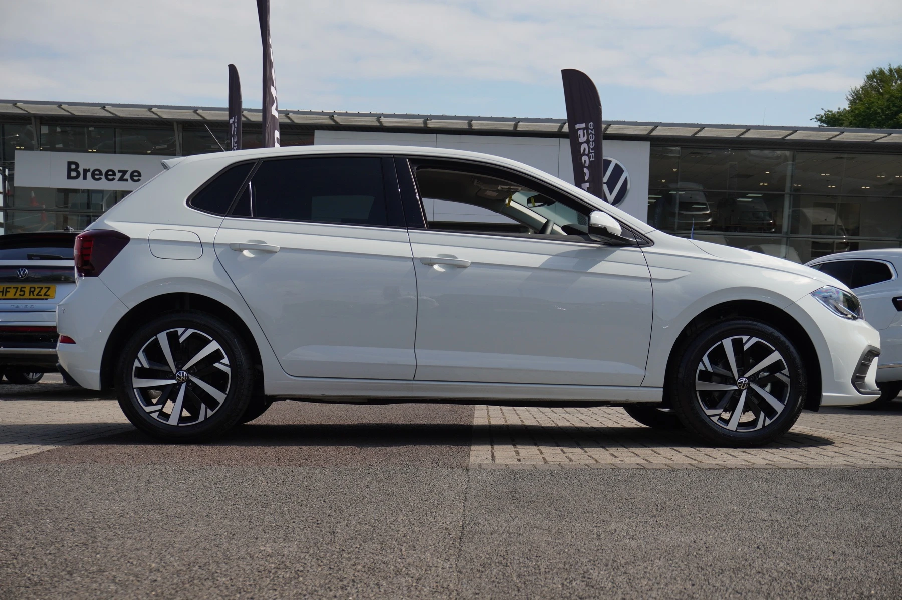Volkswagen-Polo-image-3