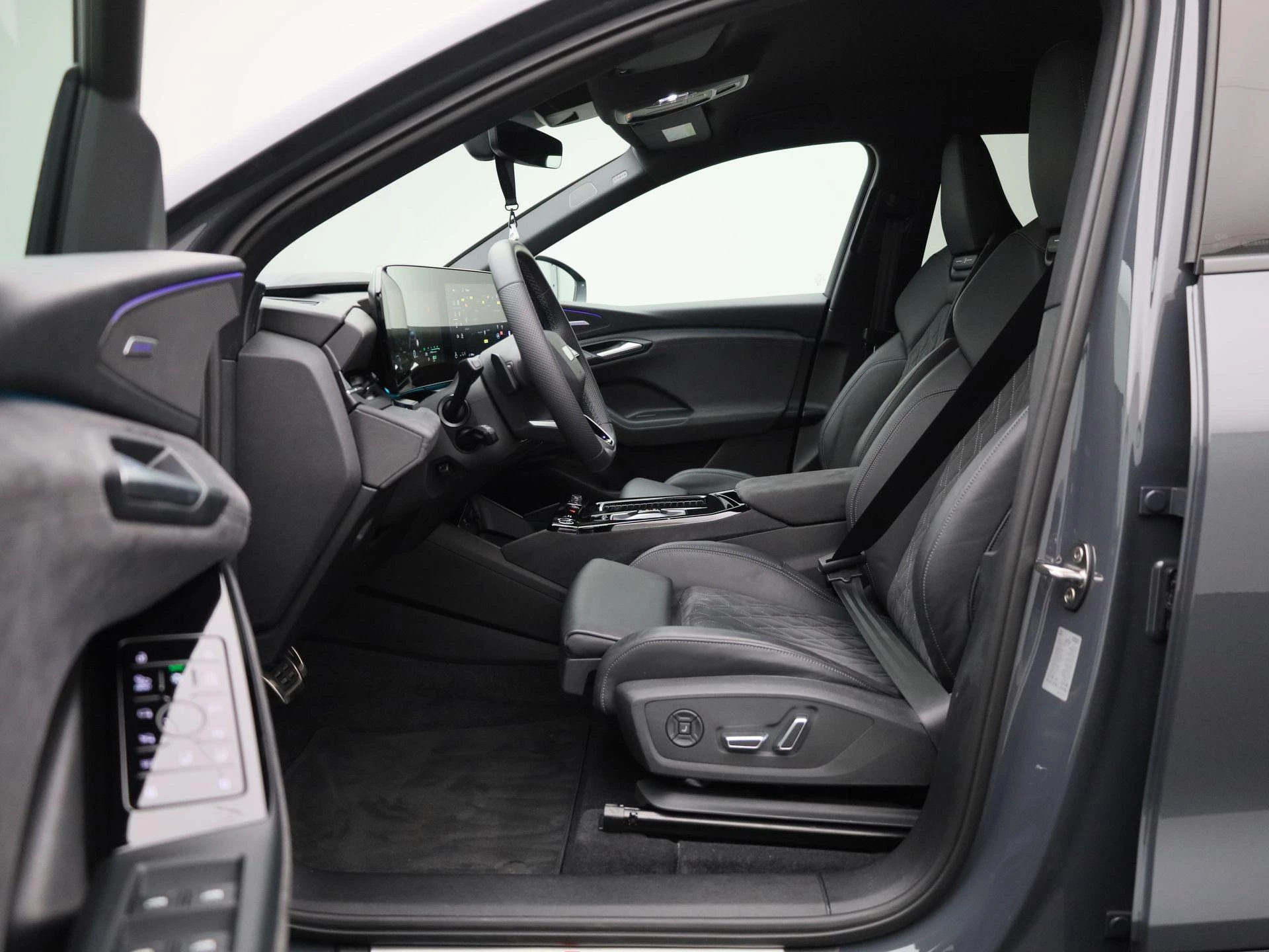 Audi-Q6 e-tron-image-10