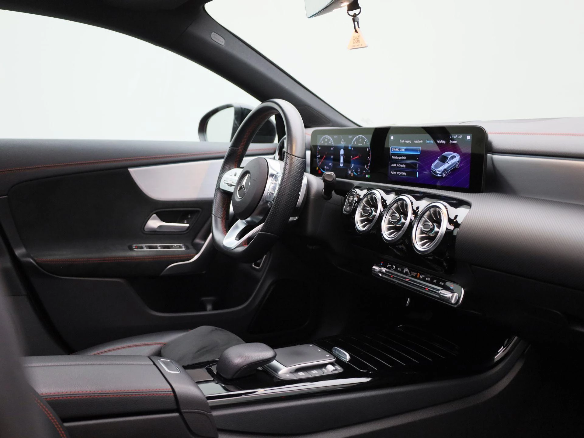 Mercedes-Benz CLA 200 Business Solution AMG
