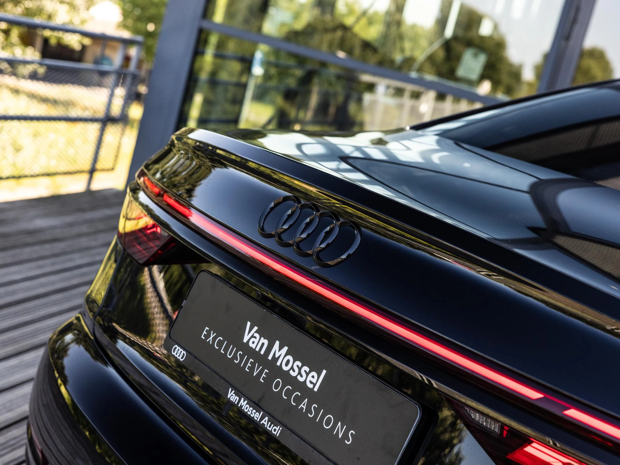 Audi A8 60 TFSI e quattro 462 PK