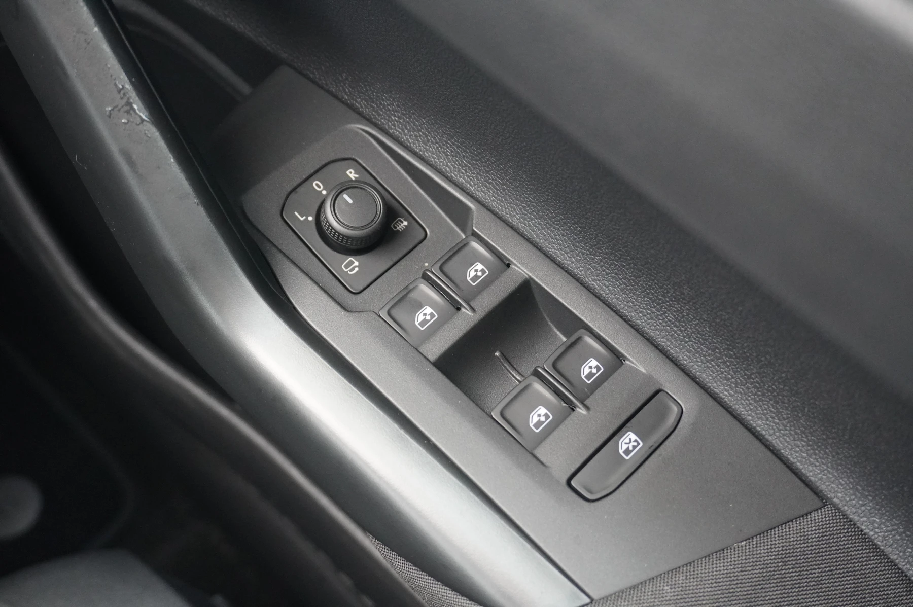 Volkswagen-Polo-image-31