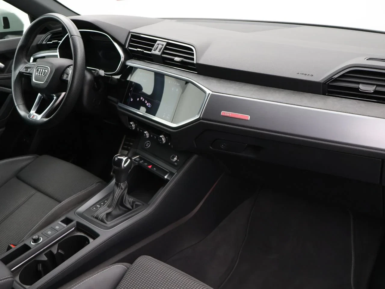 Audi-Q3-image-10