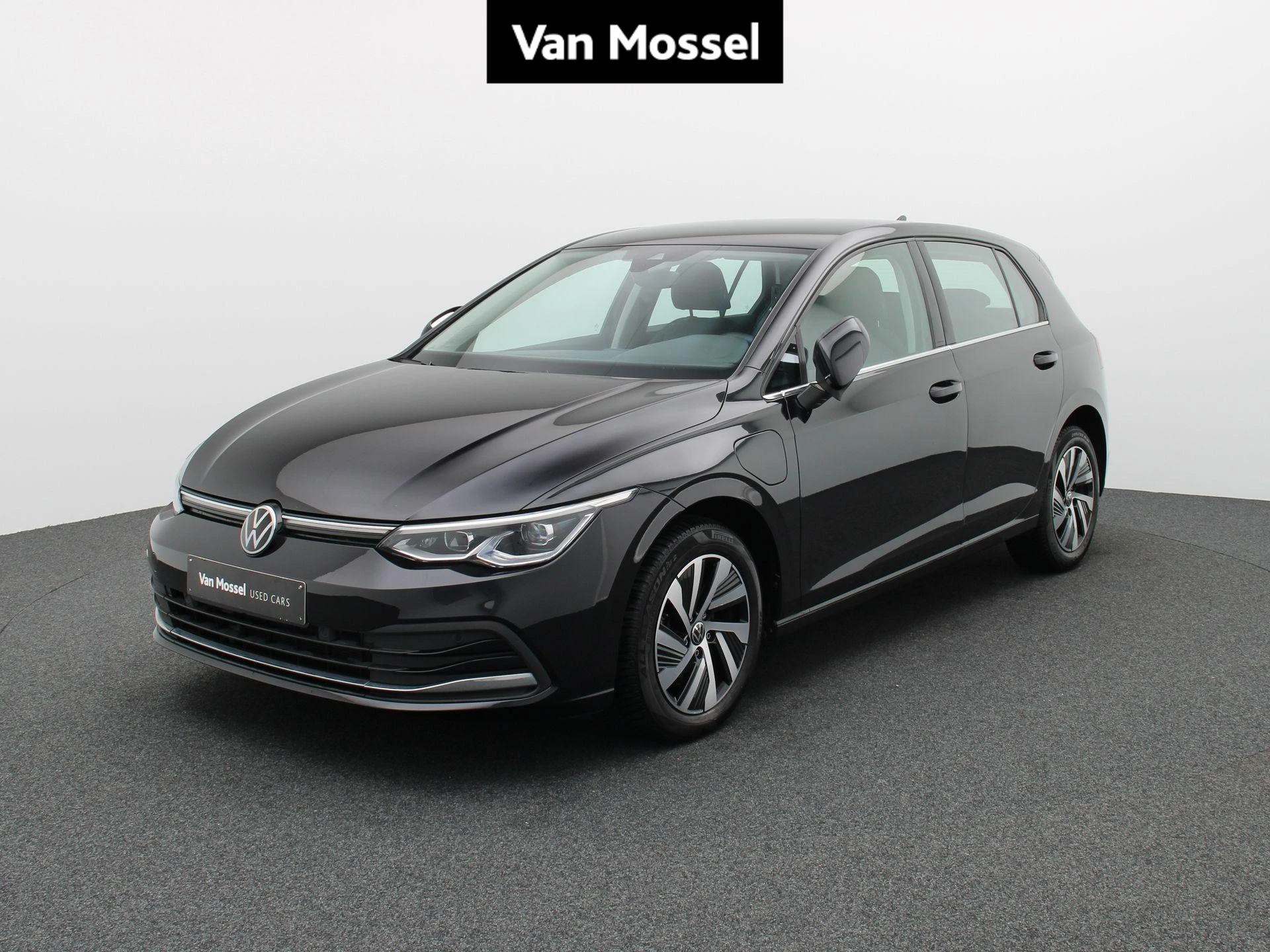 Volkswagen-Golf-image-0