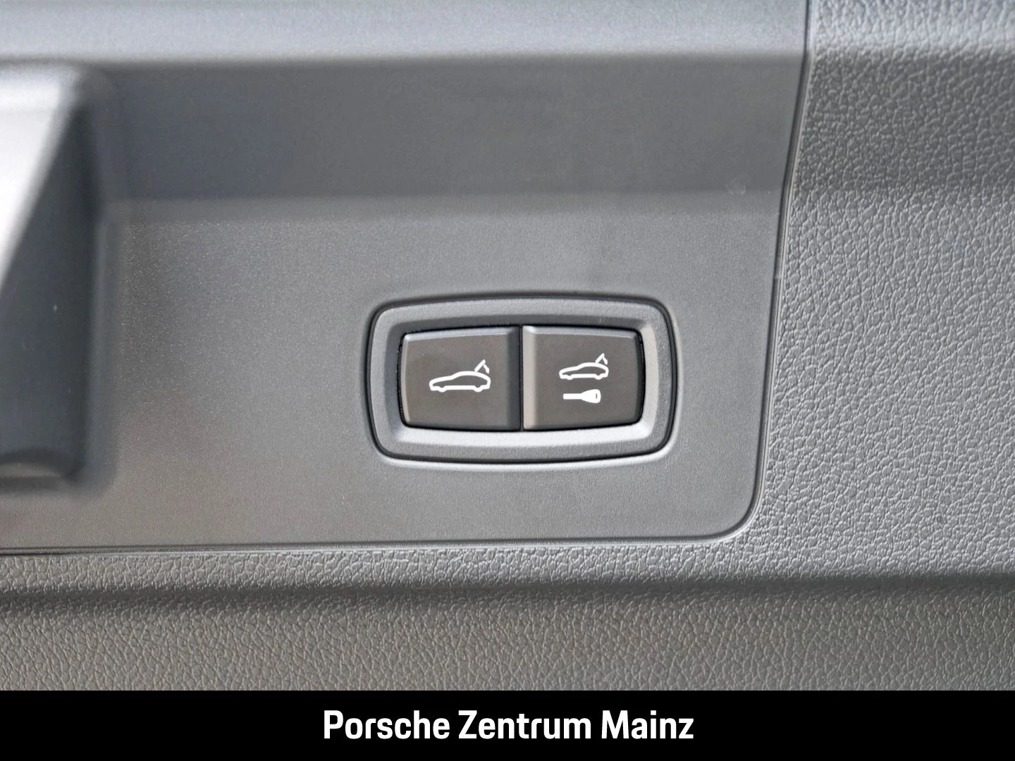 Porsche-Panamera-image-30