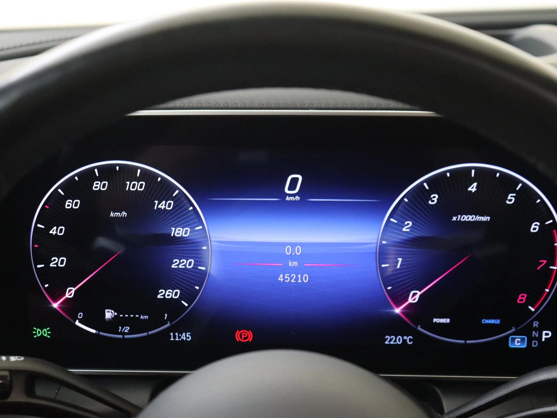 Mercedes-Benz-GLC-image-11