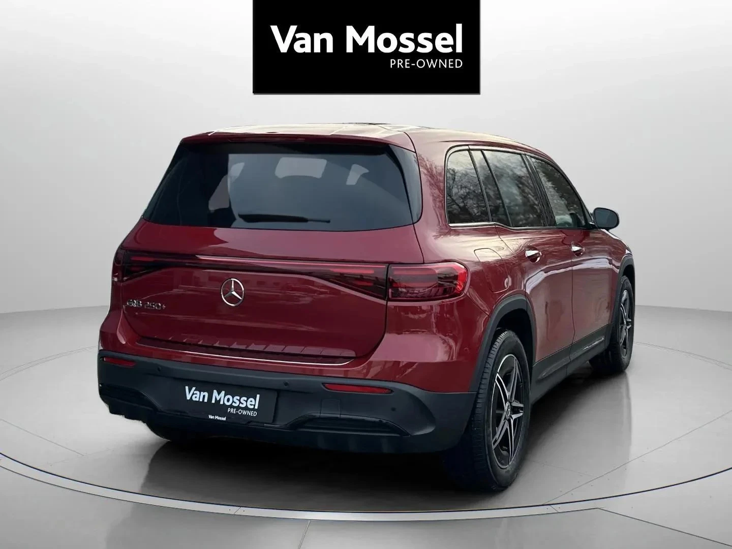 Mercedes-Benz-EQB-image-4