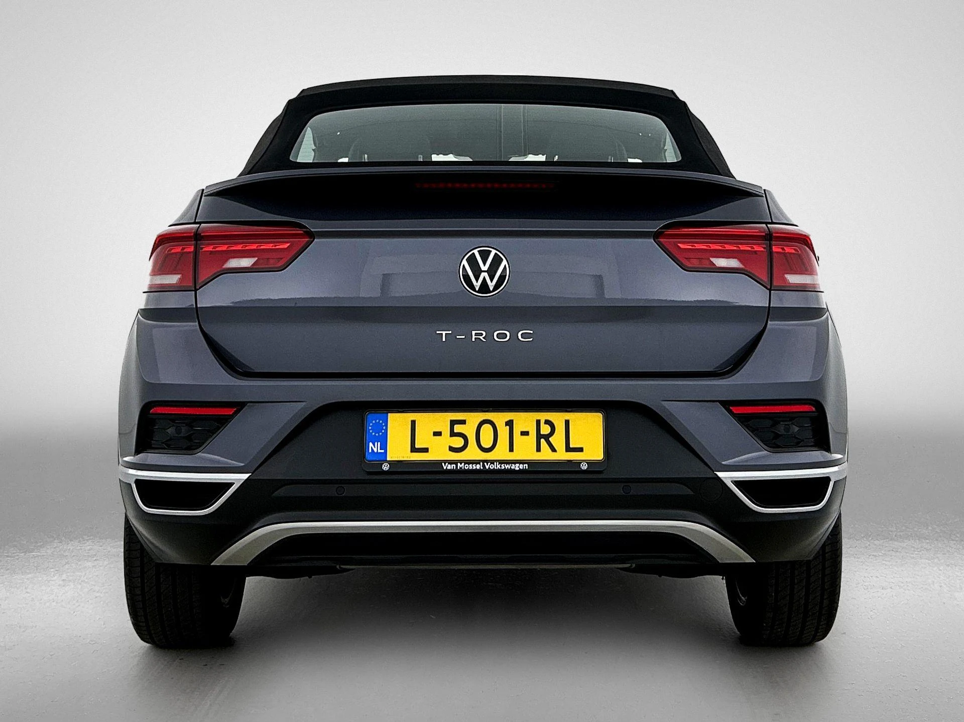Volkswagen-T-Roc-image-2