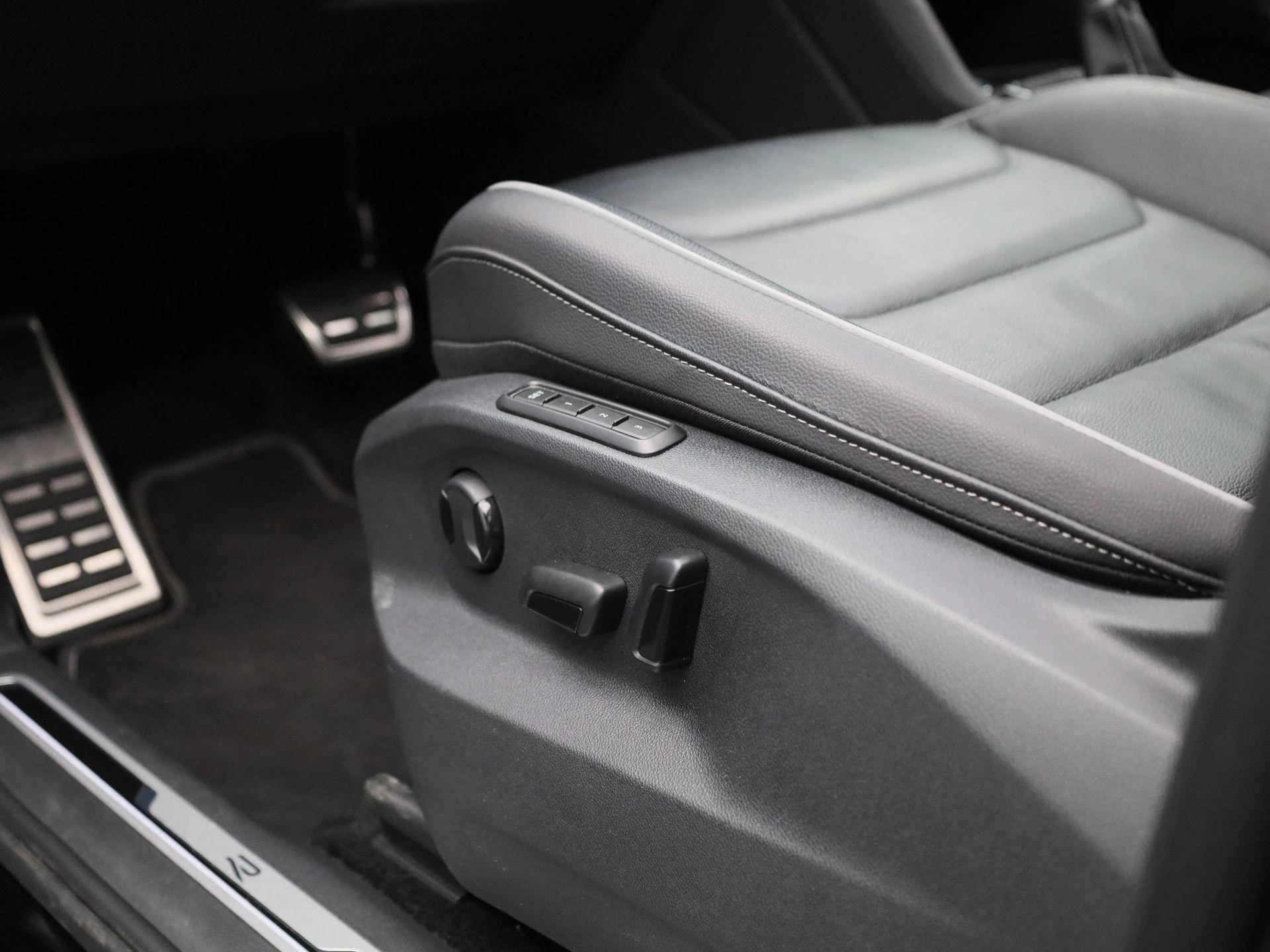 Volkswagen-Tiguan-image-37