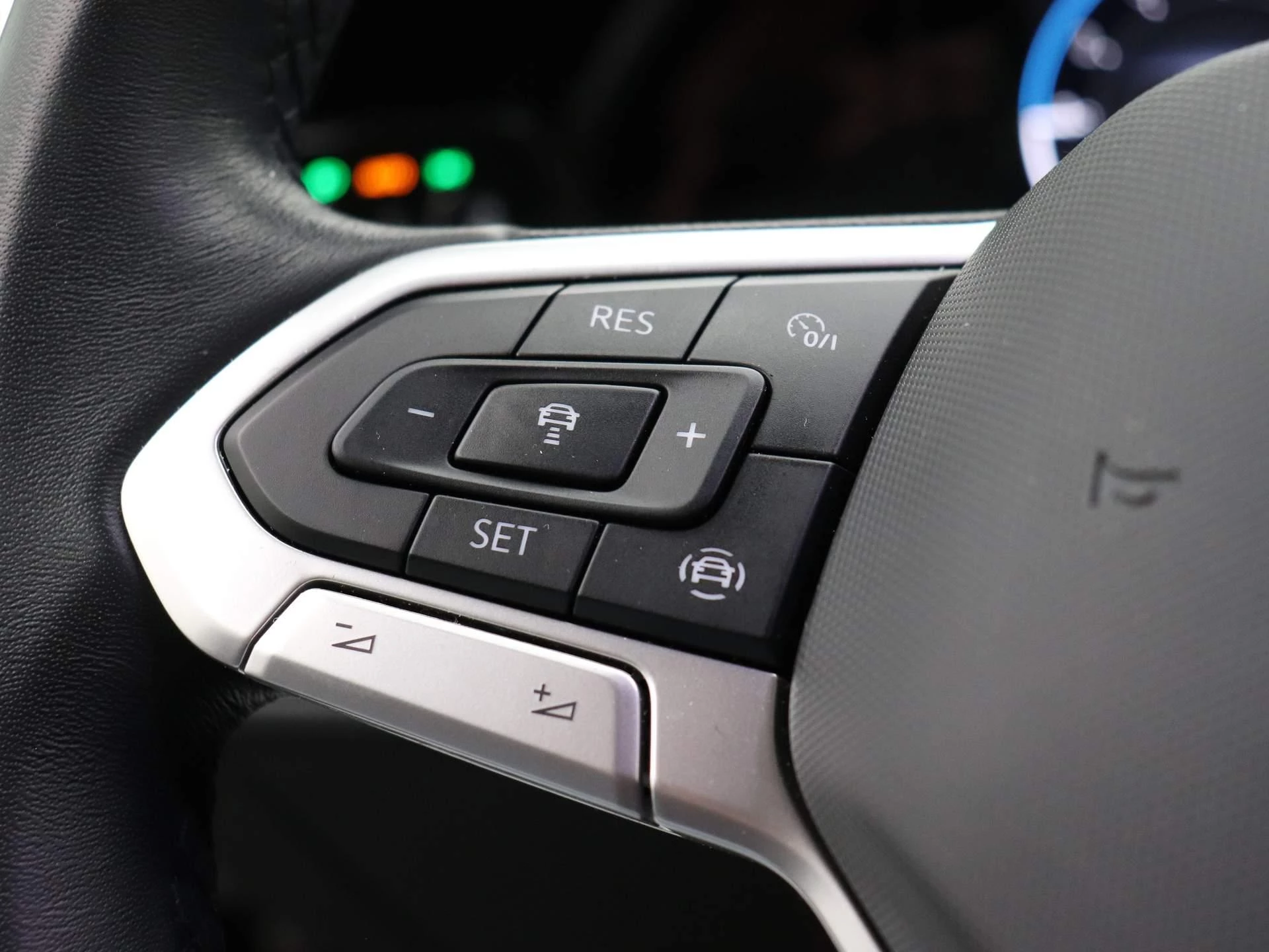 Volkswagen-Golf-image-19