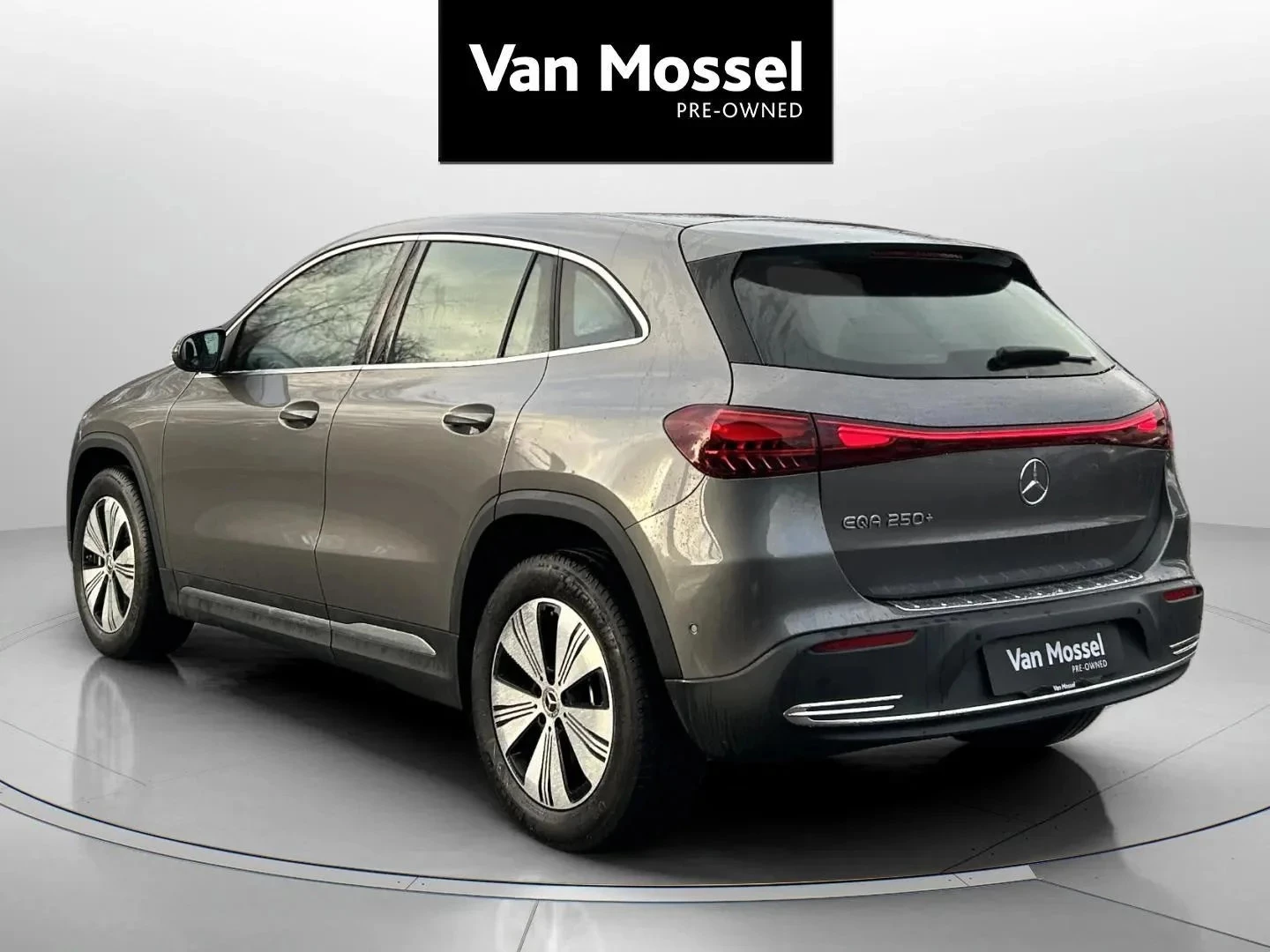 Mercedes-Benz-EQA-image-6