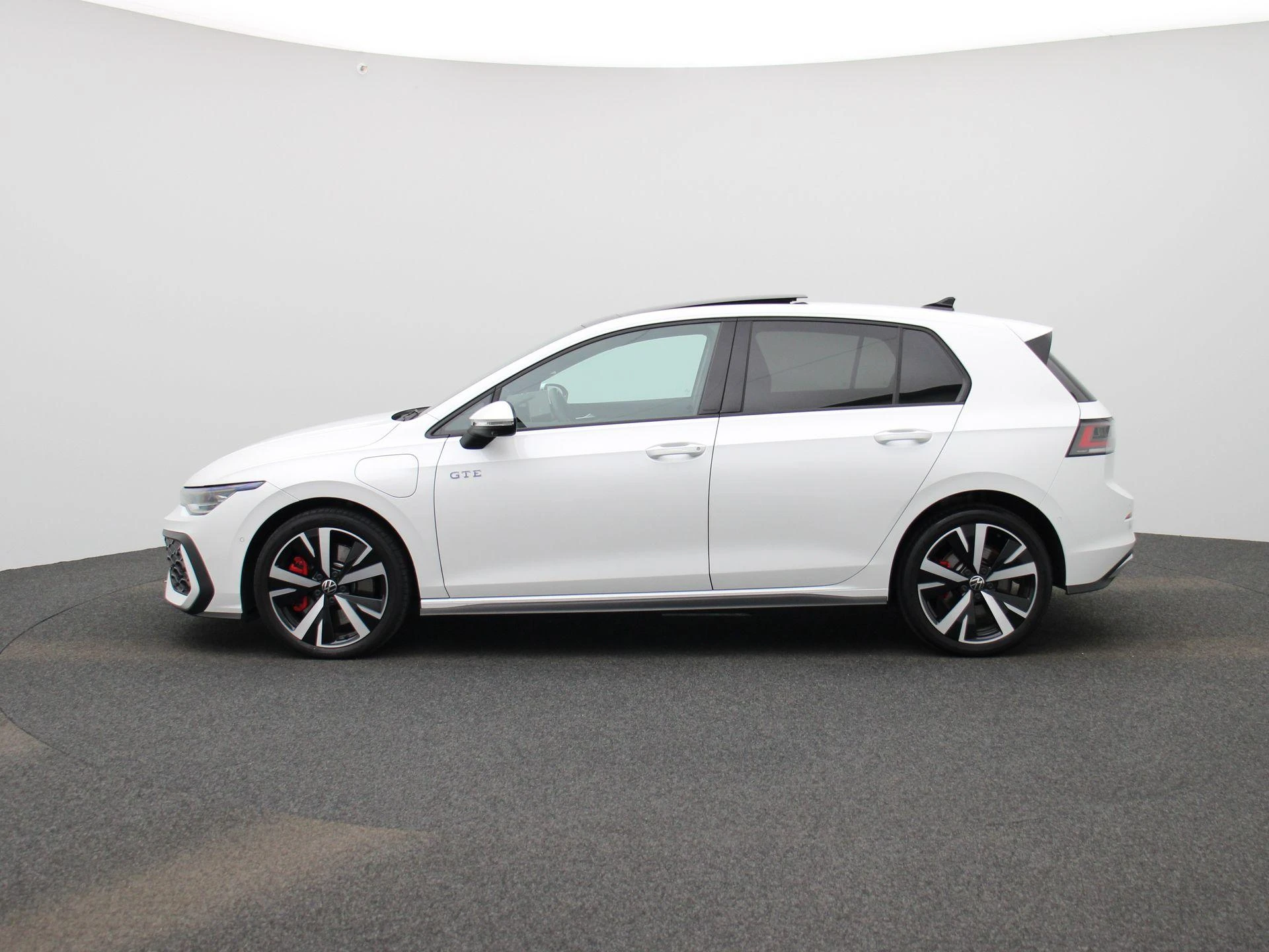 Volkswagen-Golf-image-3