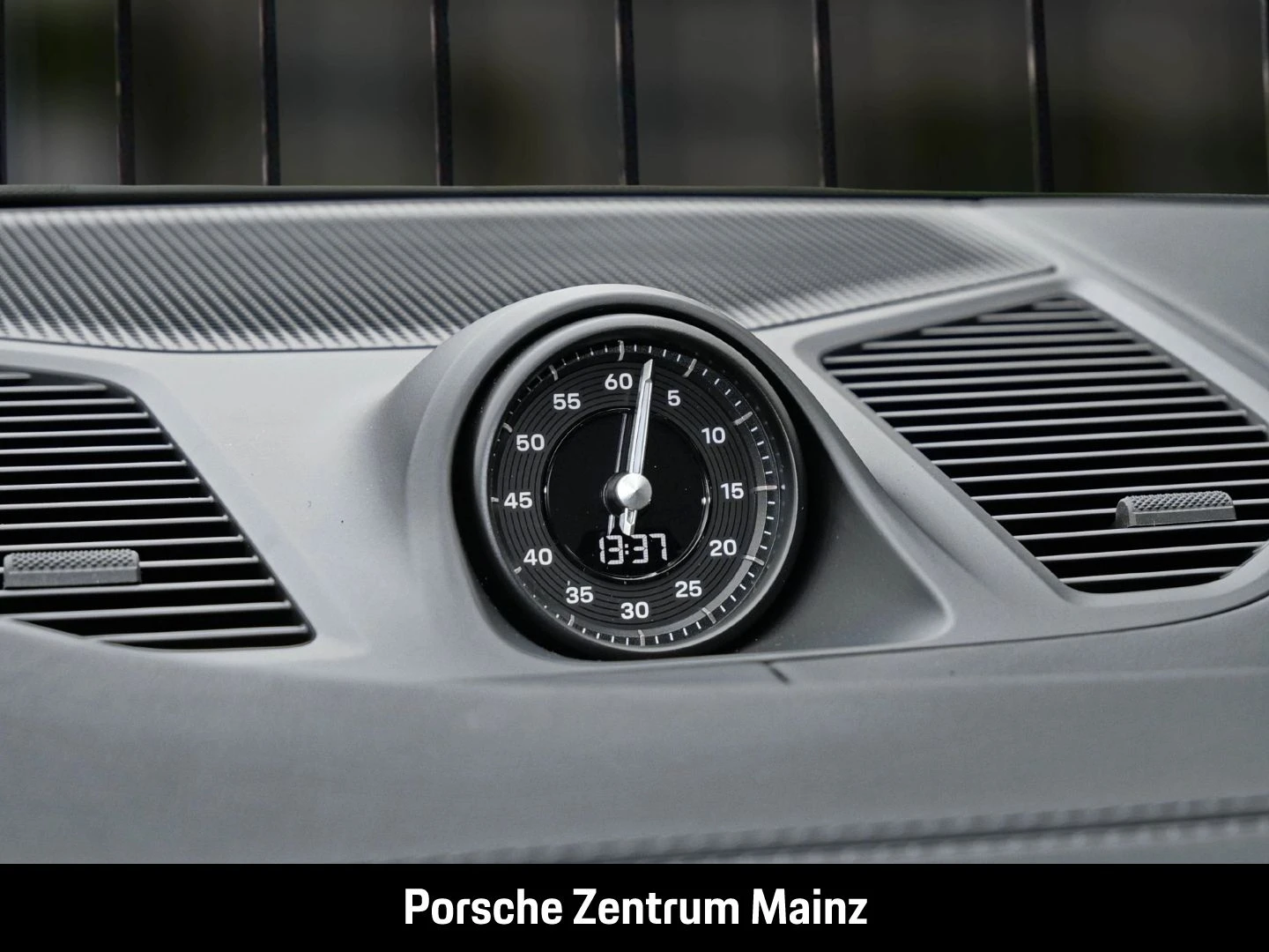 Porsche-Cayenne-image-18