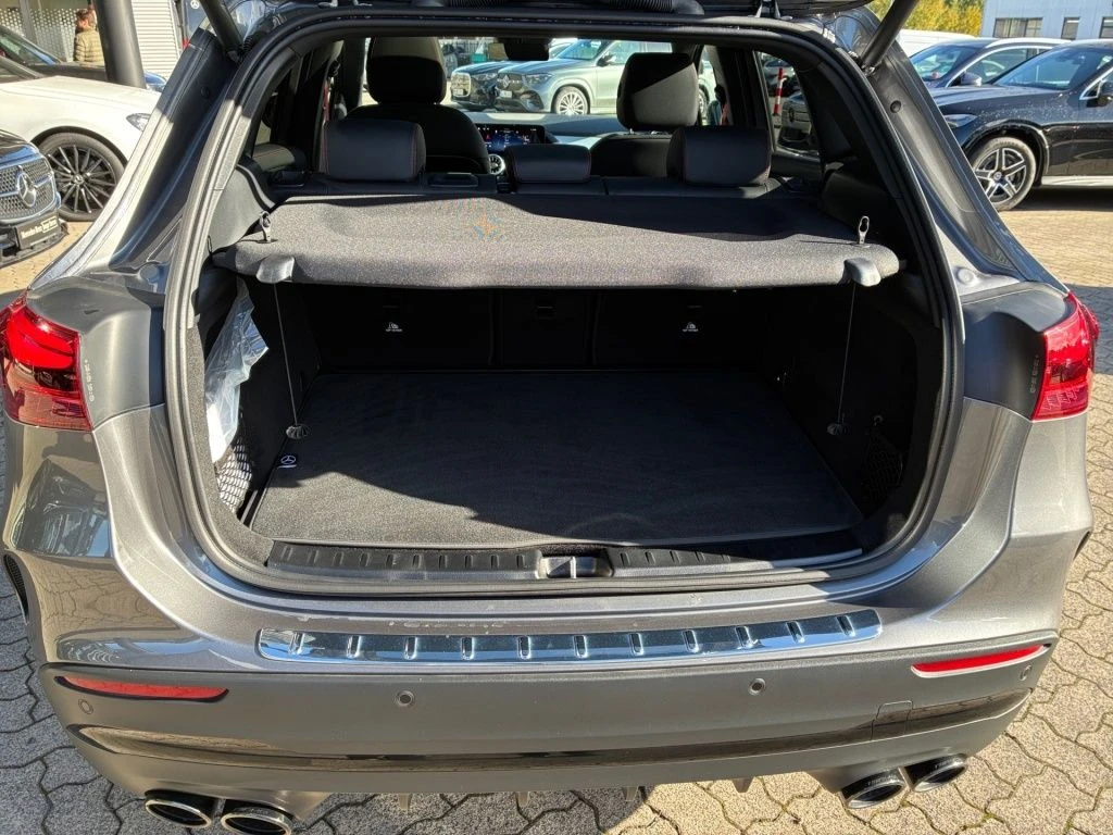Mercedes-AMG-GLA 45 S AMG-image-13