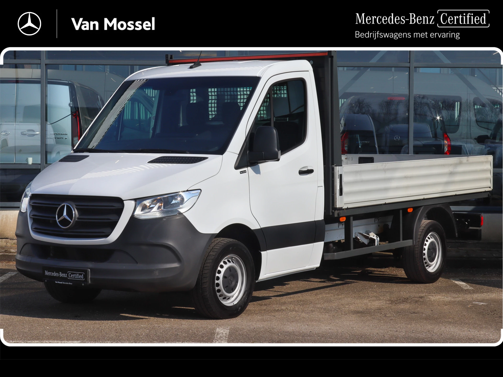 Mercedes-Benz-Sprinter-image-0