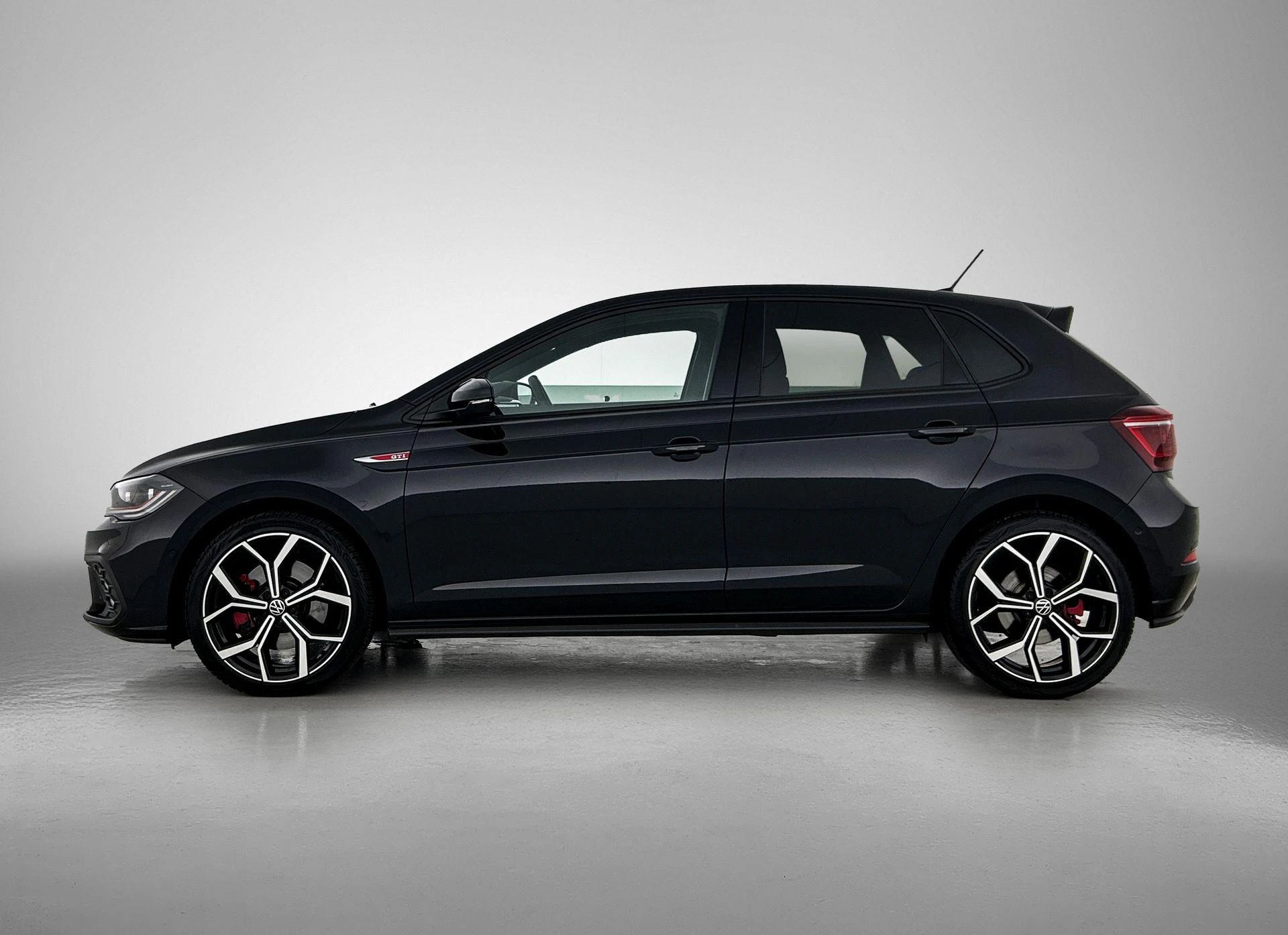Volkswagen-Polo-image-1