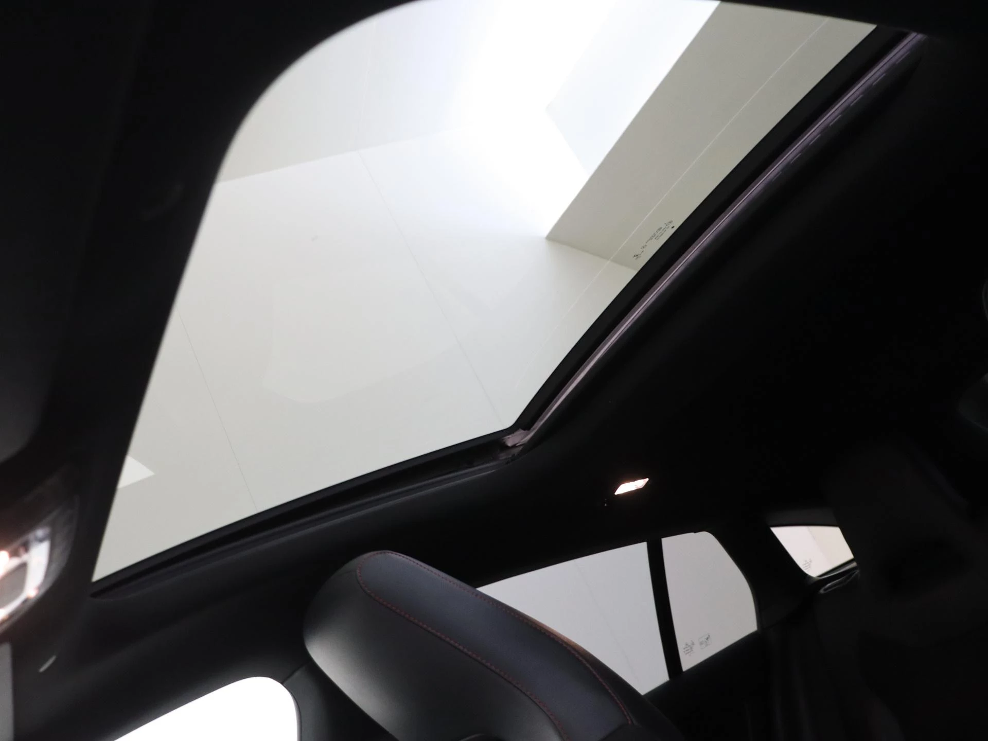 Mercedes-Benz-CLA-image-27