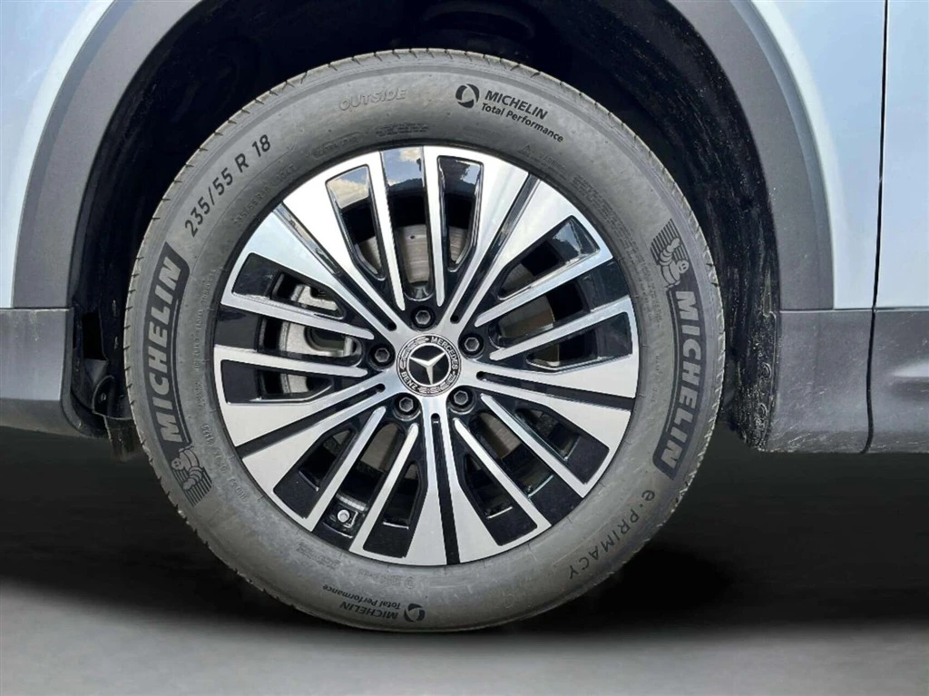 Mercedes-Benz-EQB-image-8