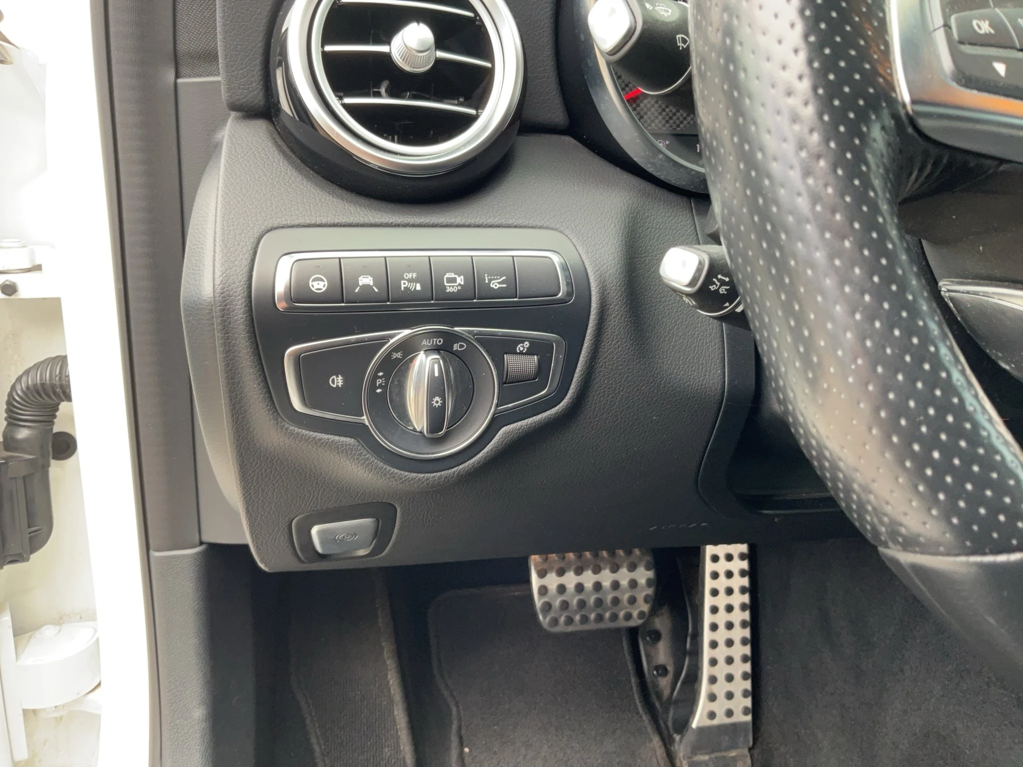 Mercedes-Benz-C-Klasse-image-21