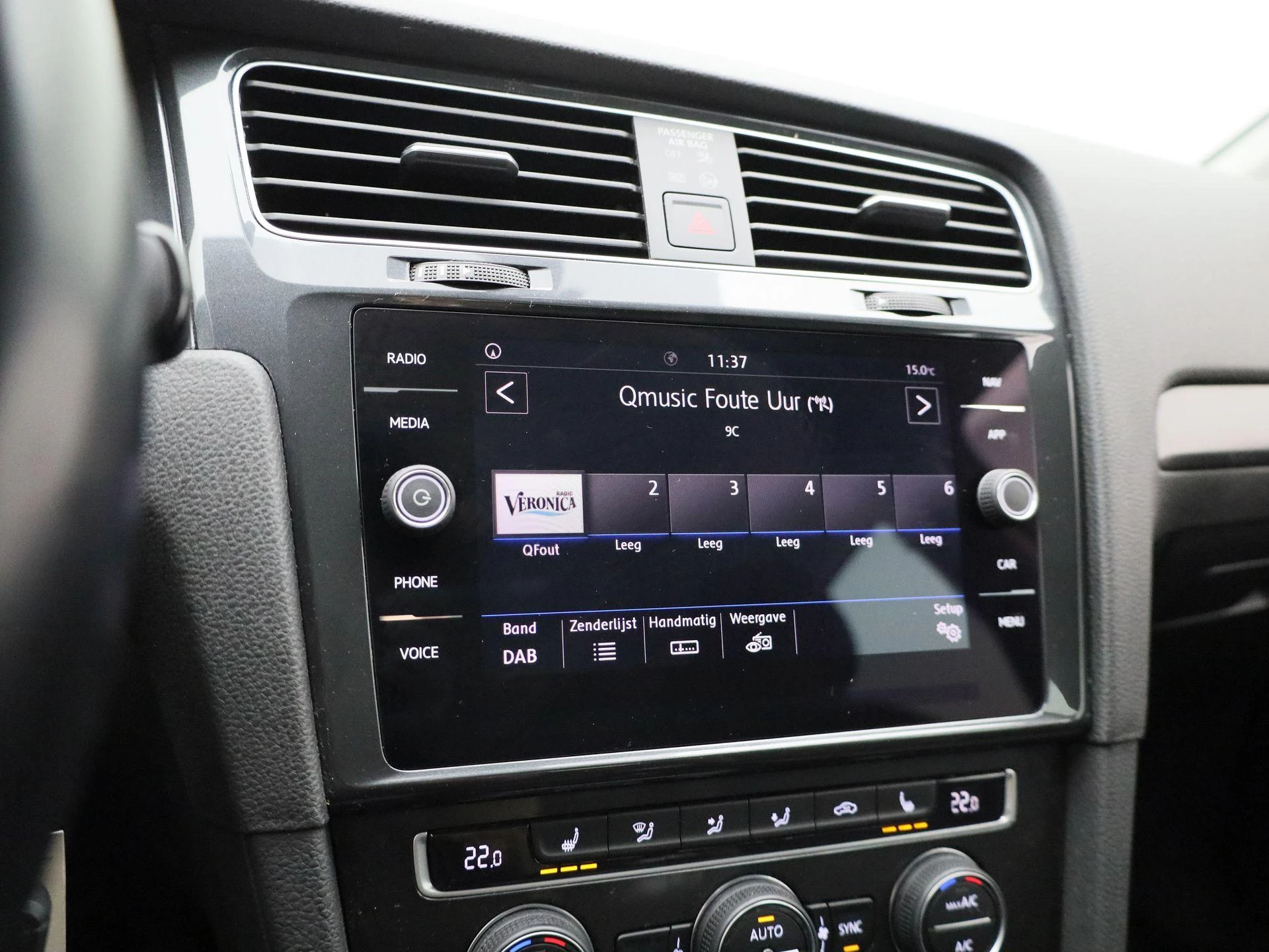 Volkswagen-Golf-image-24