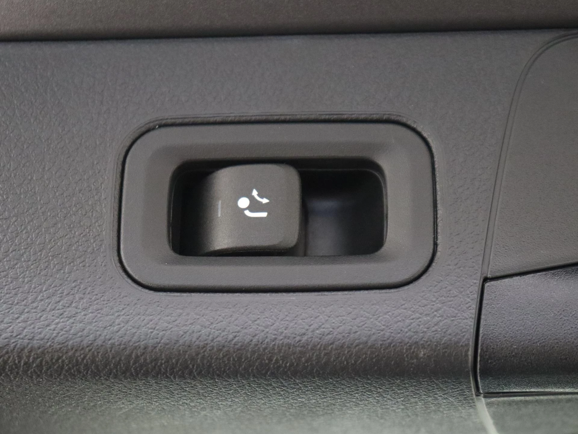 Mercedes-Benz-B-Klasse-image-32