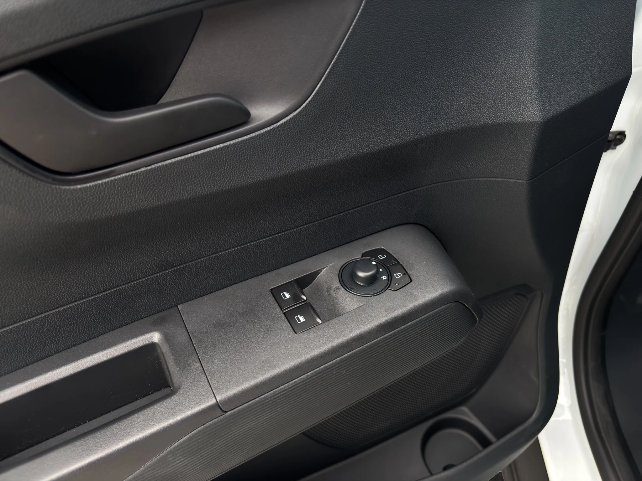 Ford-Transit Courier-image-16
