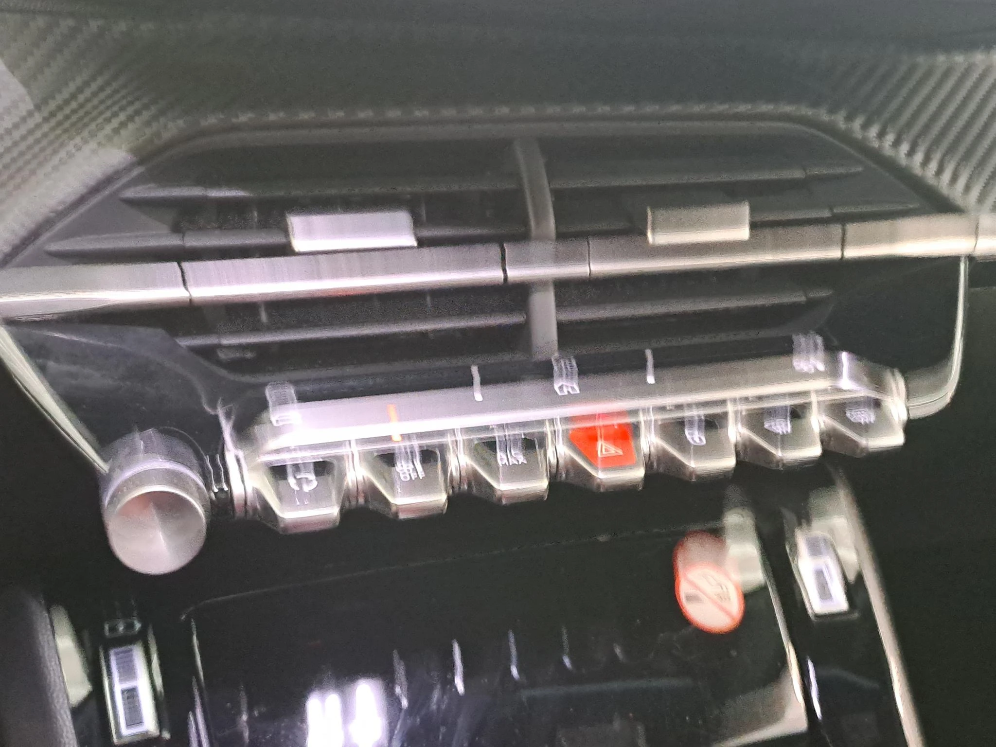 Peugeot-2008-image-12