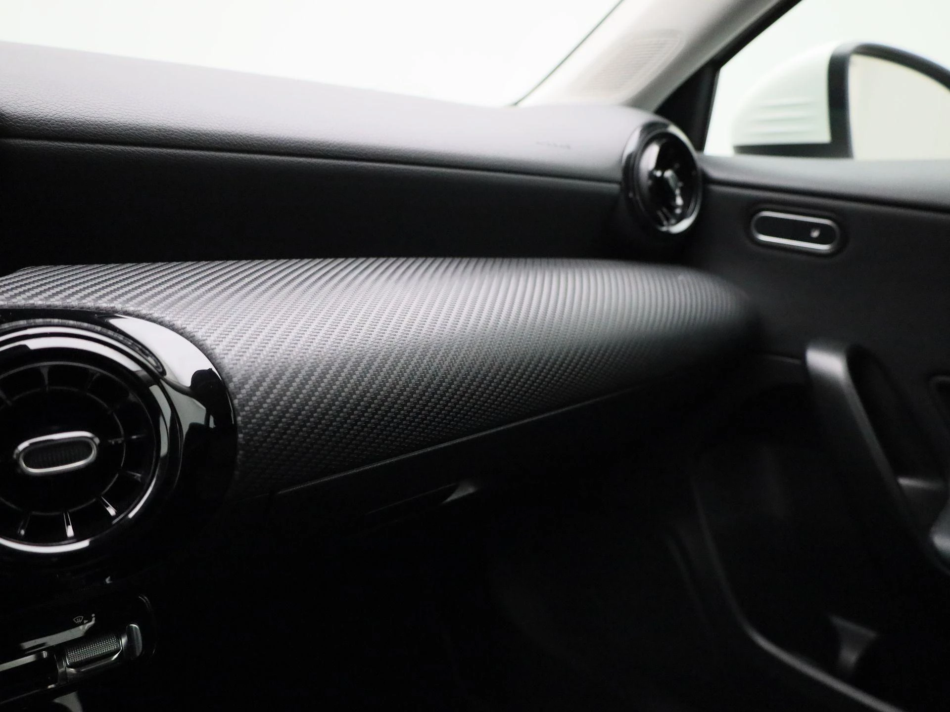 Mercedes-Benz-A-Klasse-image-20