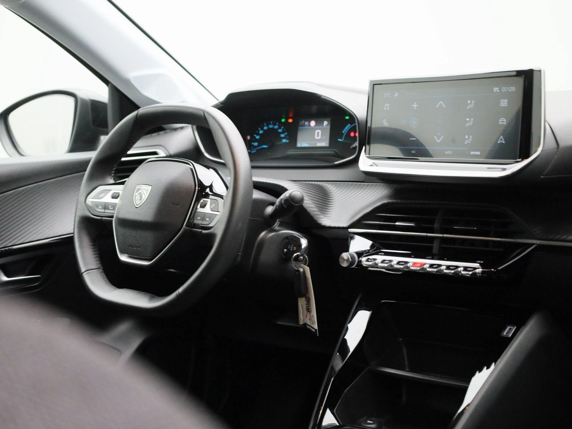 Peugeot-e-208-image-35