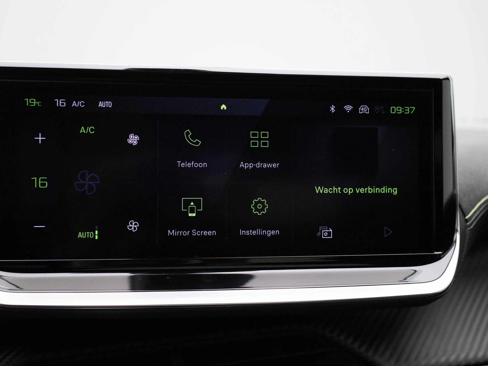 Peugeot-2008-image-17