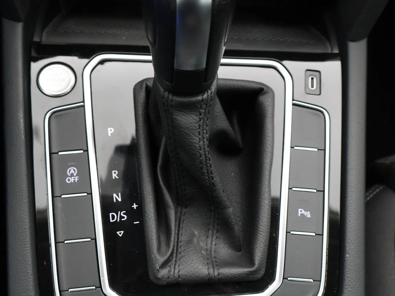 Volkswagen-Passat-image-22