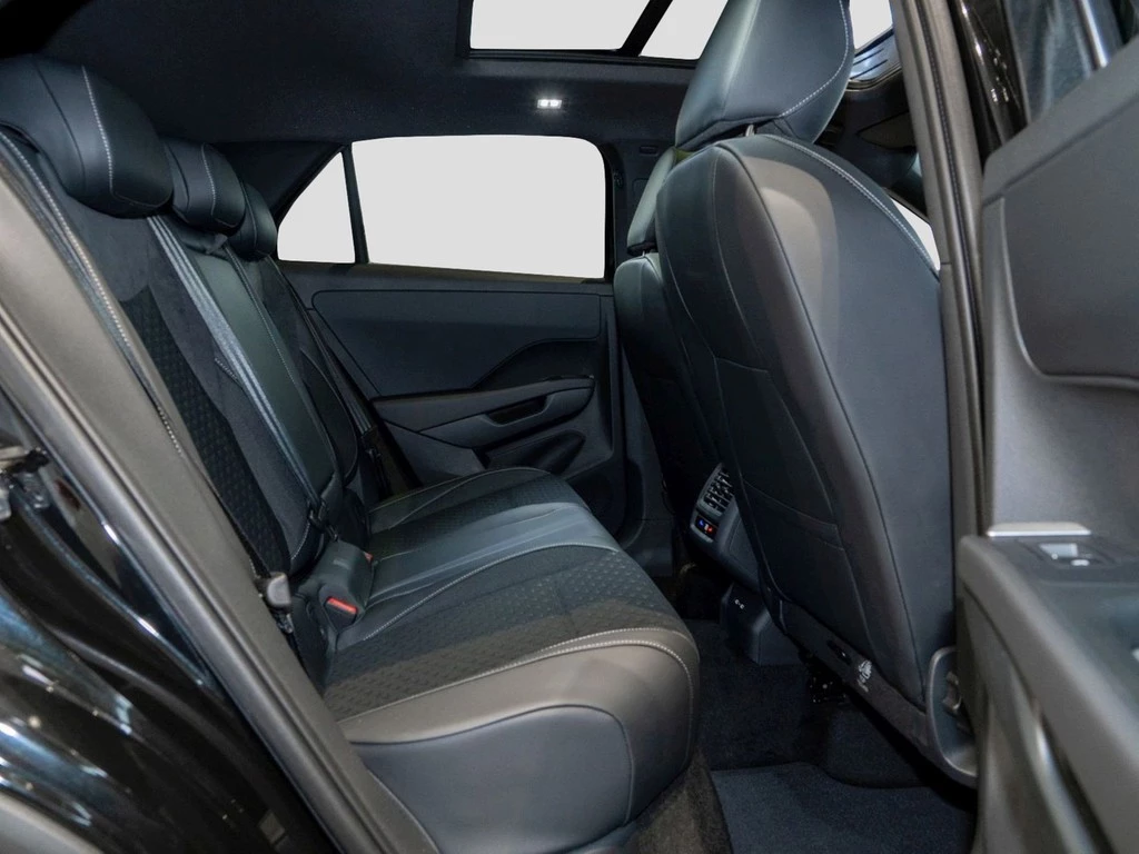 Volkswagen T-Roc 1.5 eTSI DSG R-Line Matrix, Pano
