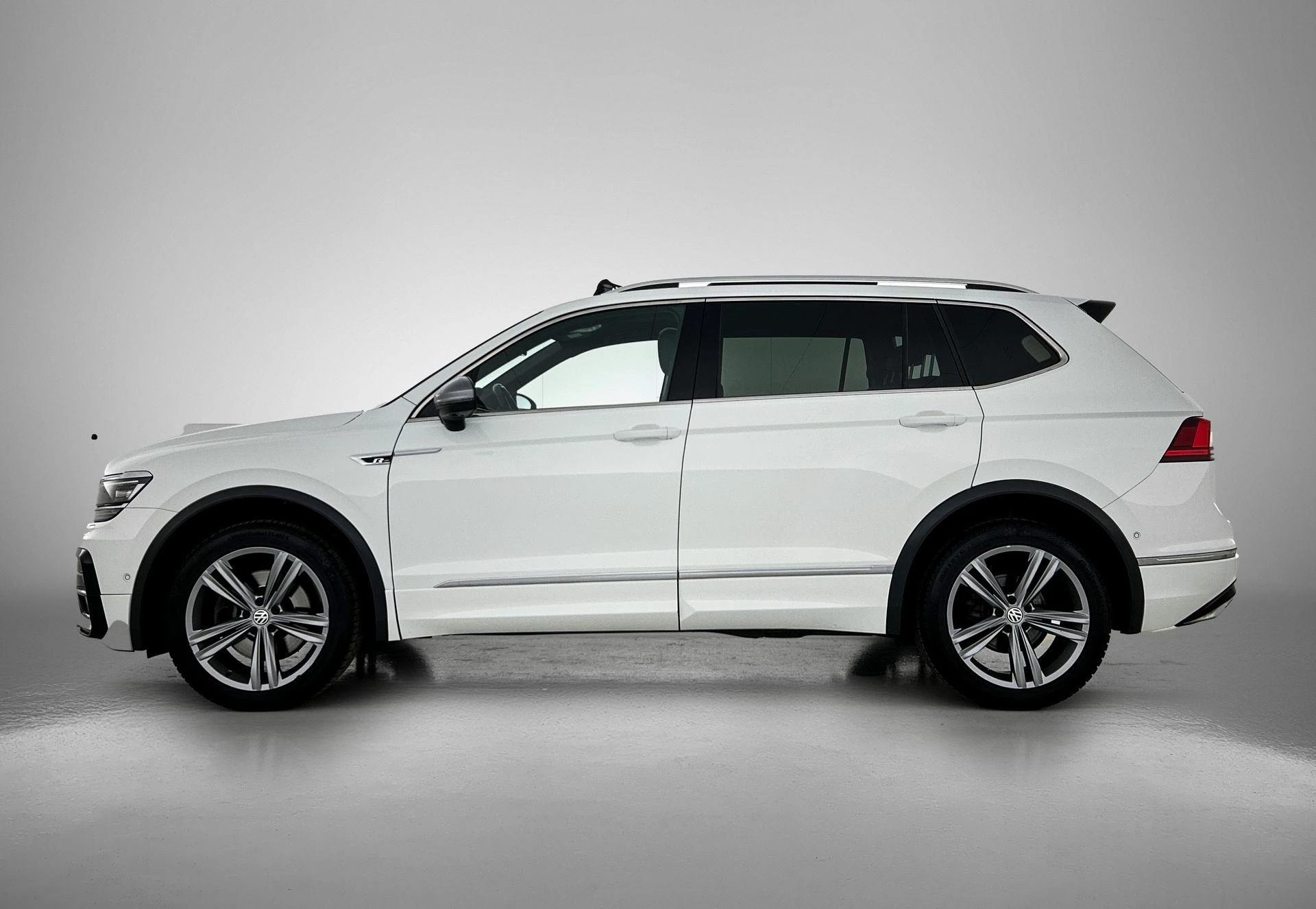 Volkswagen-Tiguan Allspace-image-1