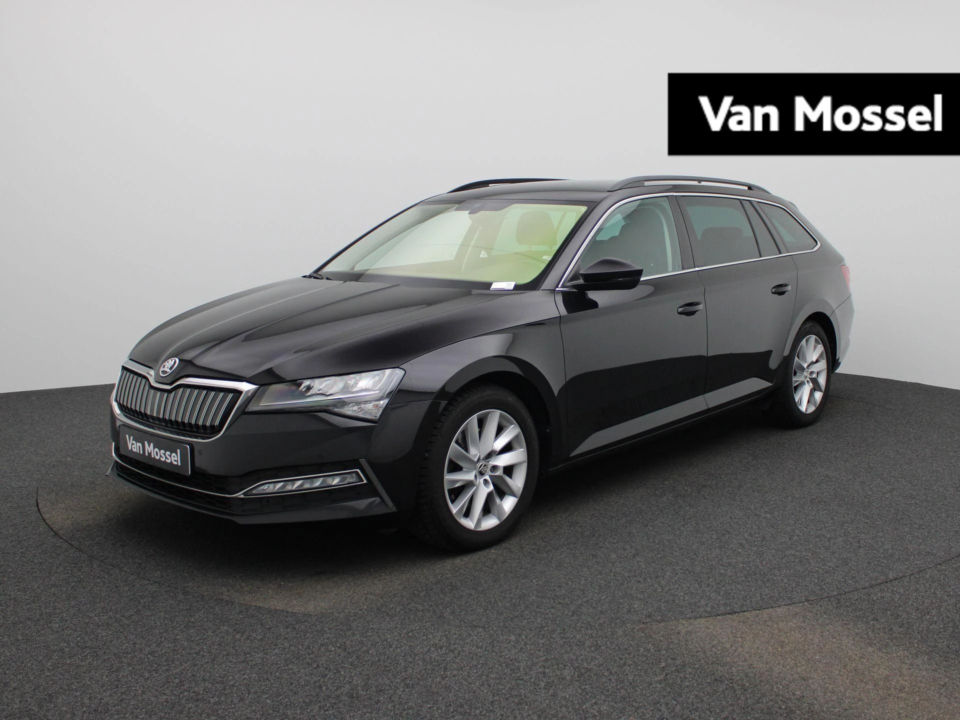 Škoda-Superb-image-0