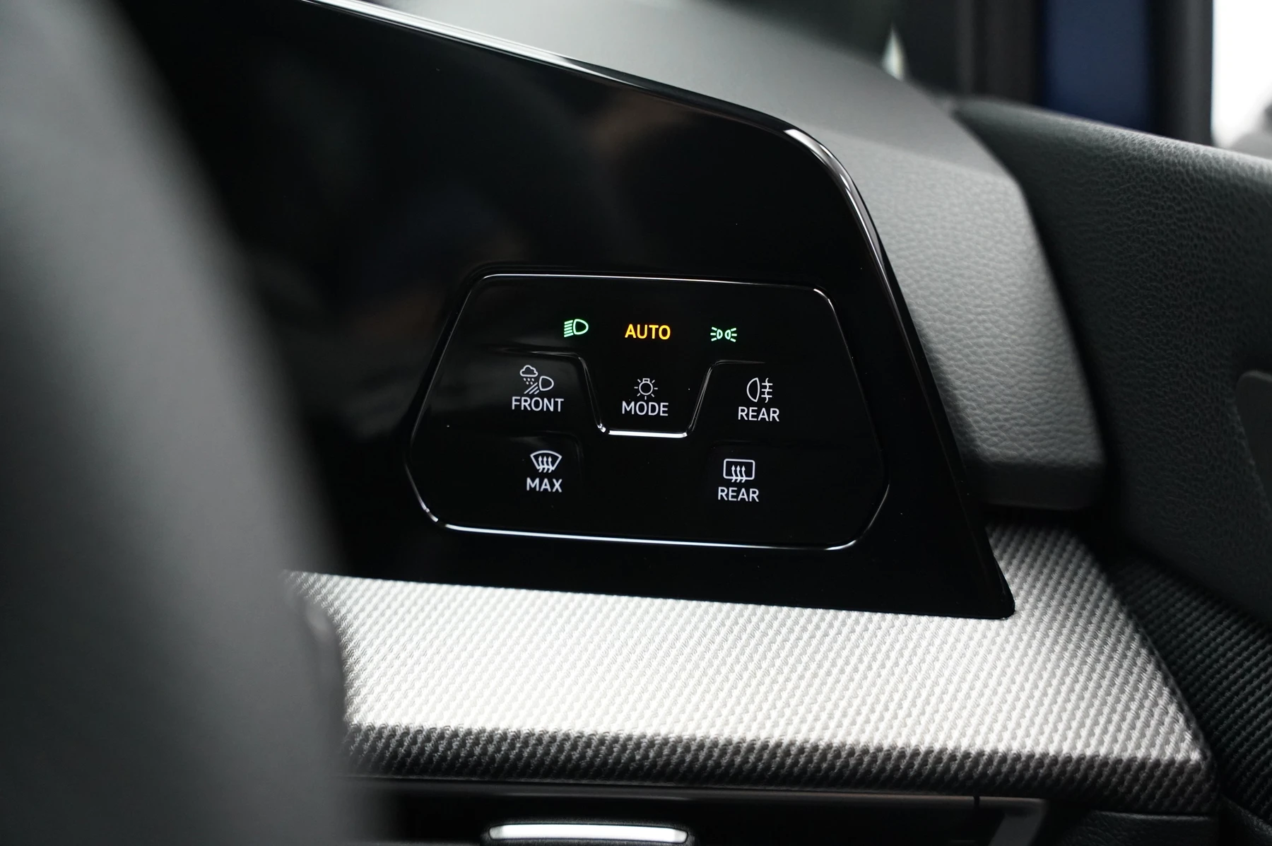 Volkswagen-Golf-image-18