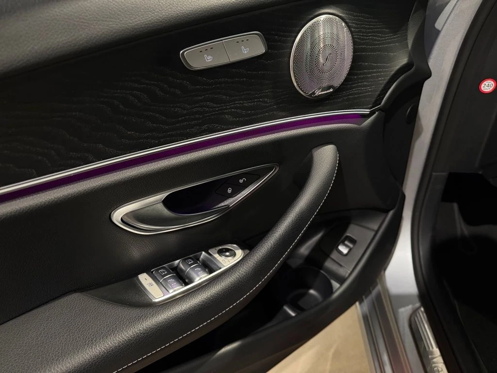 Mercedes-Benz-E-Klasse 300 de-image-8