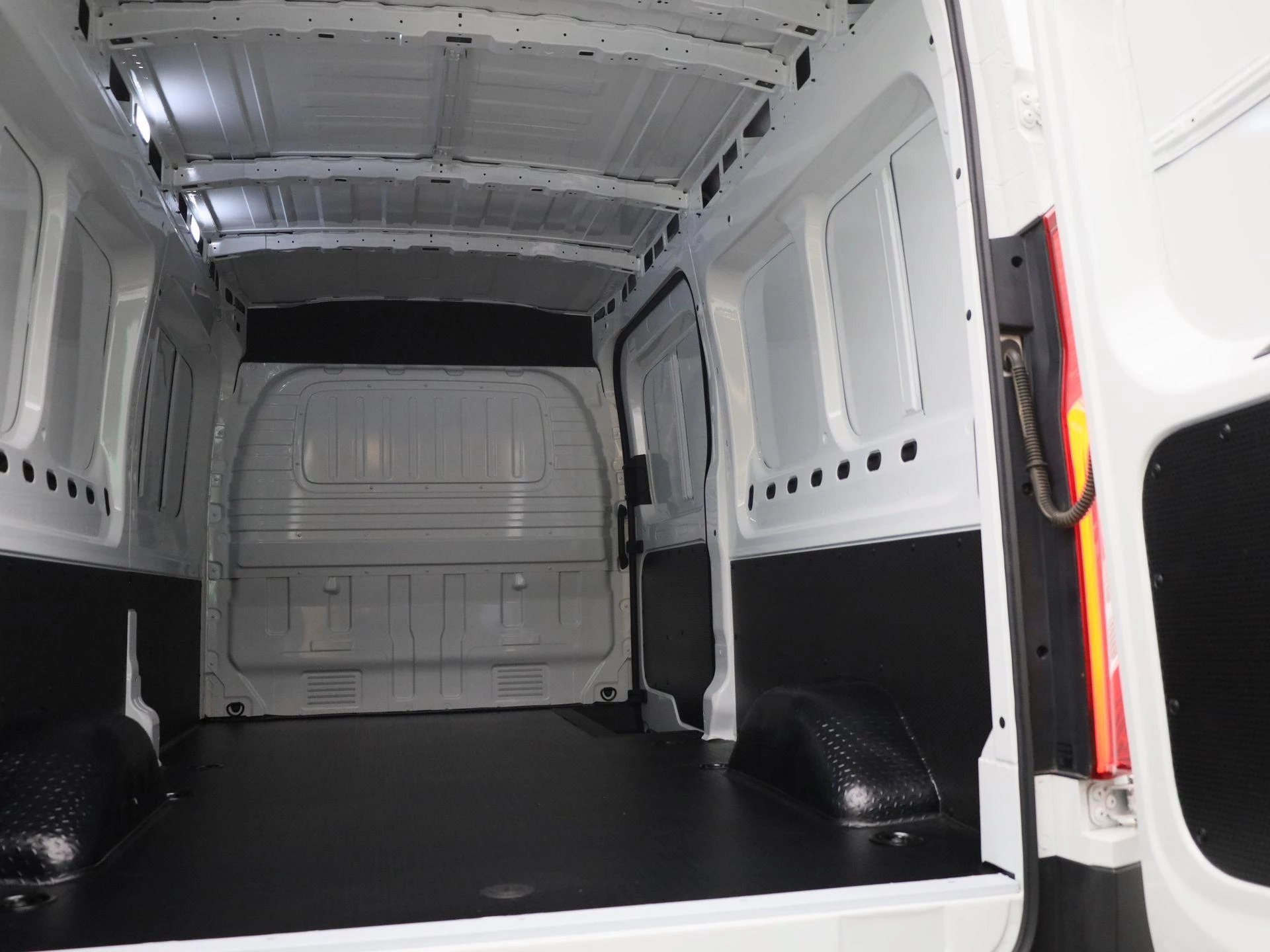 Maxus eDeliver9 L3H2 Business DEAL 89 kWh