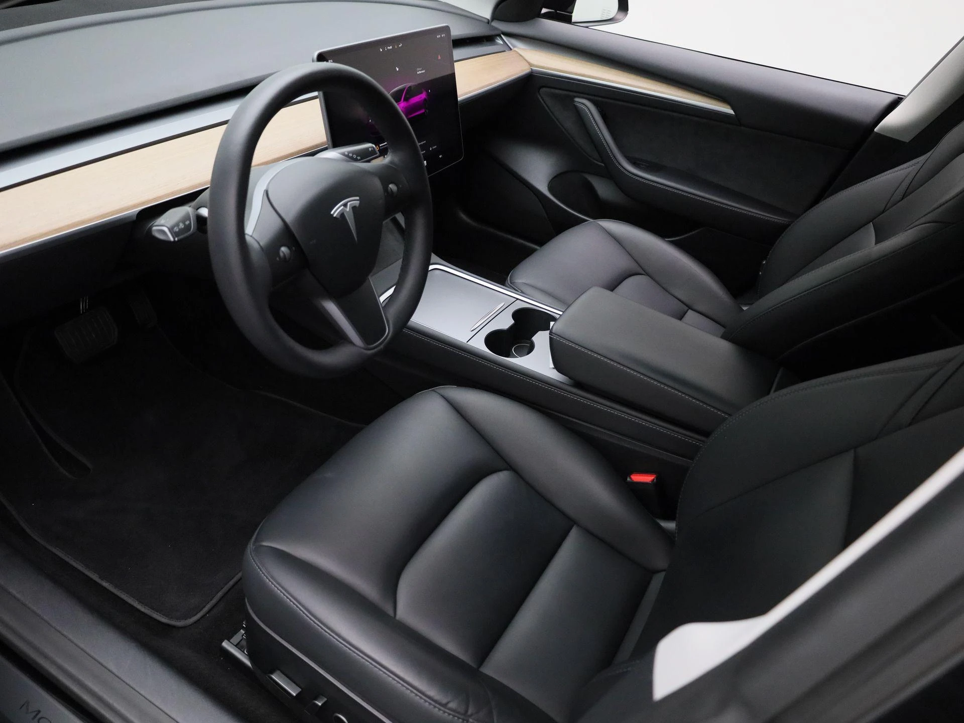 Tesla-Model 3-image-16