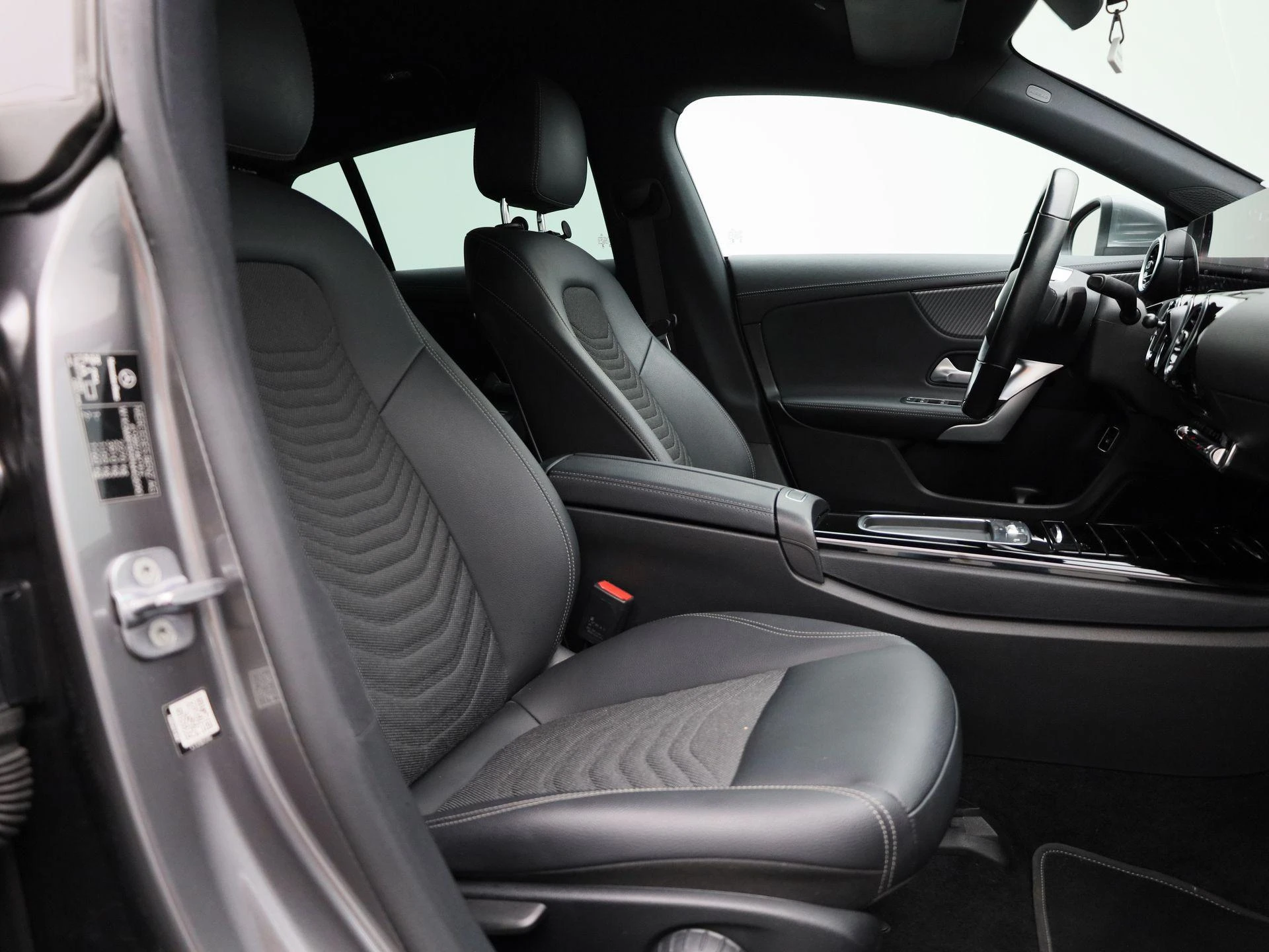 Mercedes-Benz-CLA-image-37