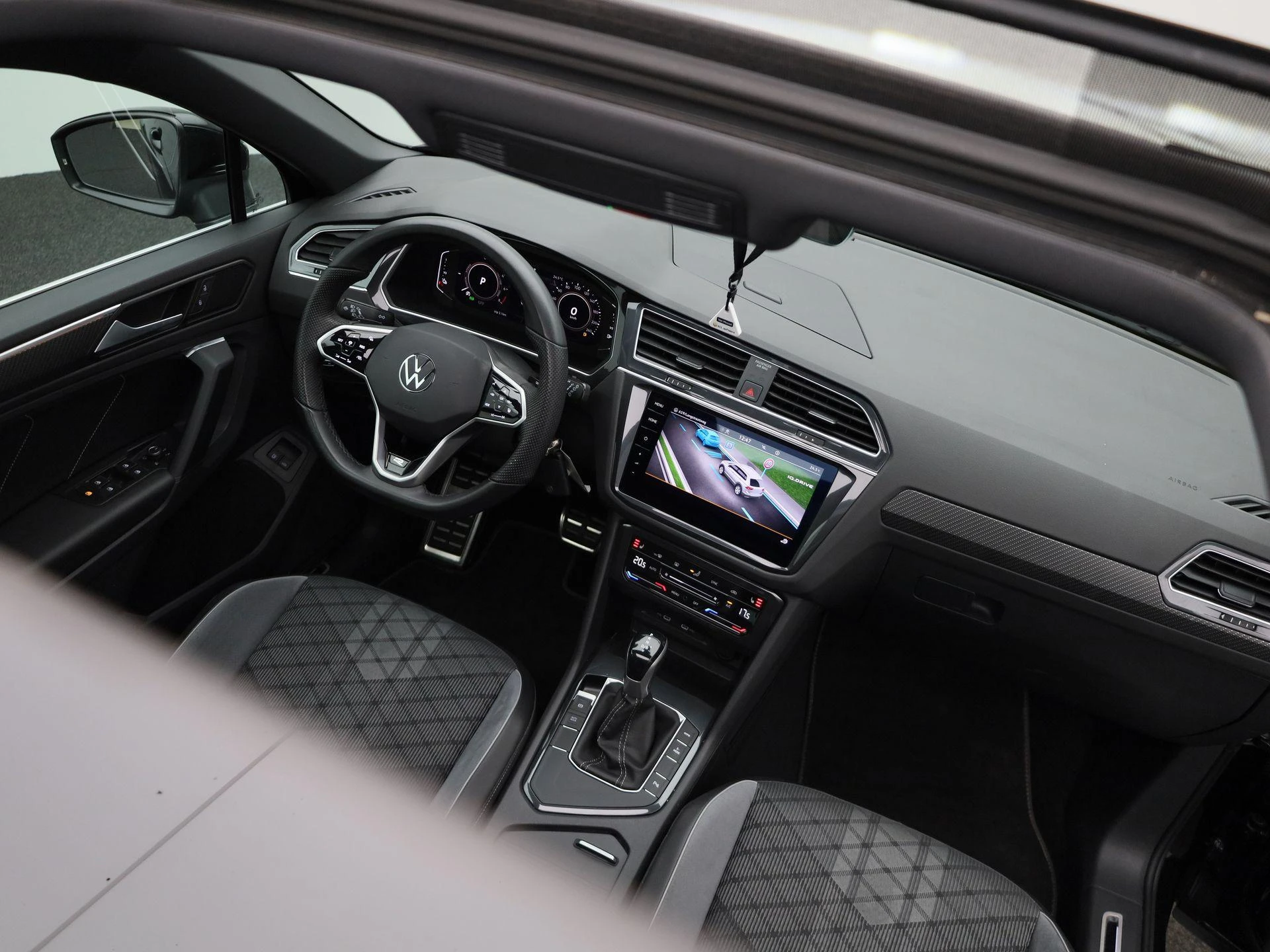Volkswagen-Tiguan-image-38